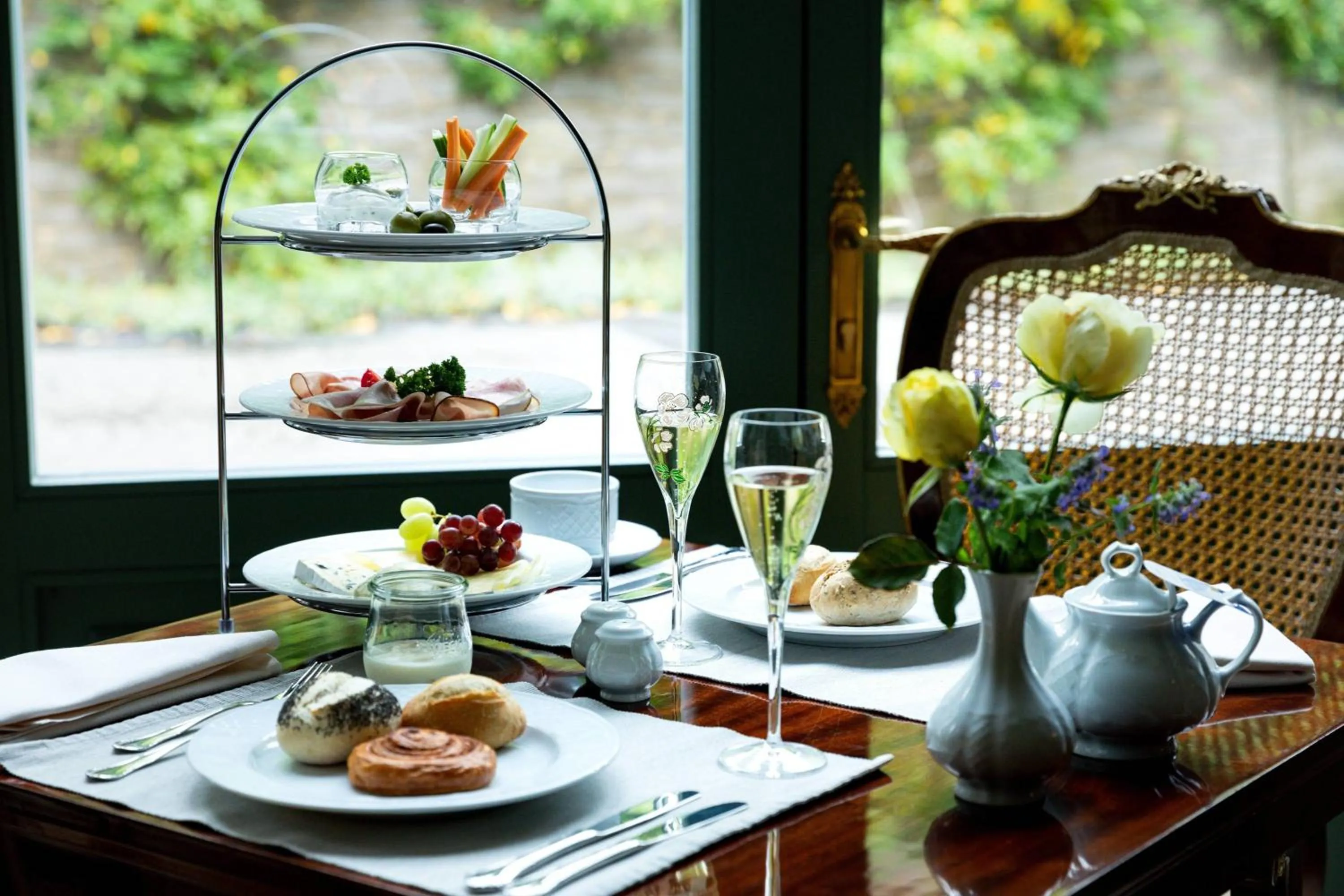 Breakfast in Schloss Lieser, Autograph Collection