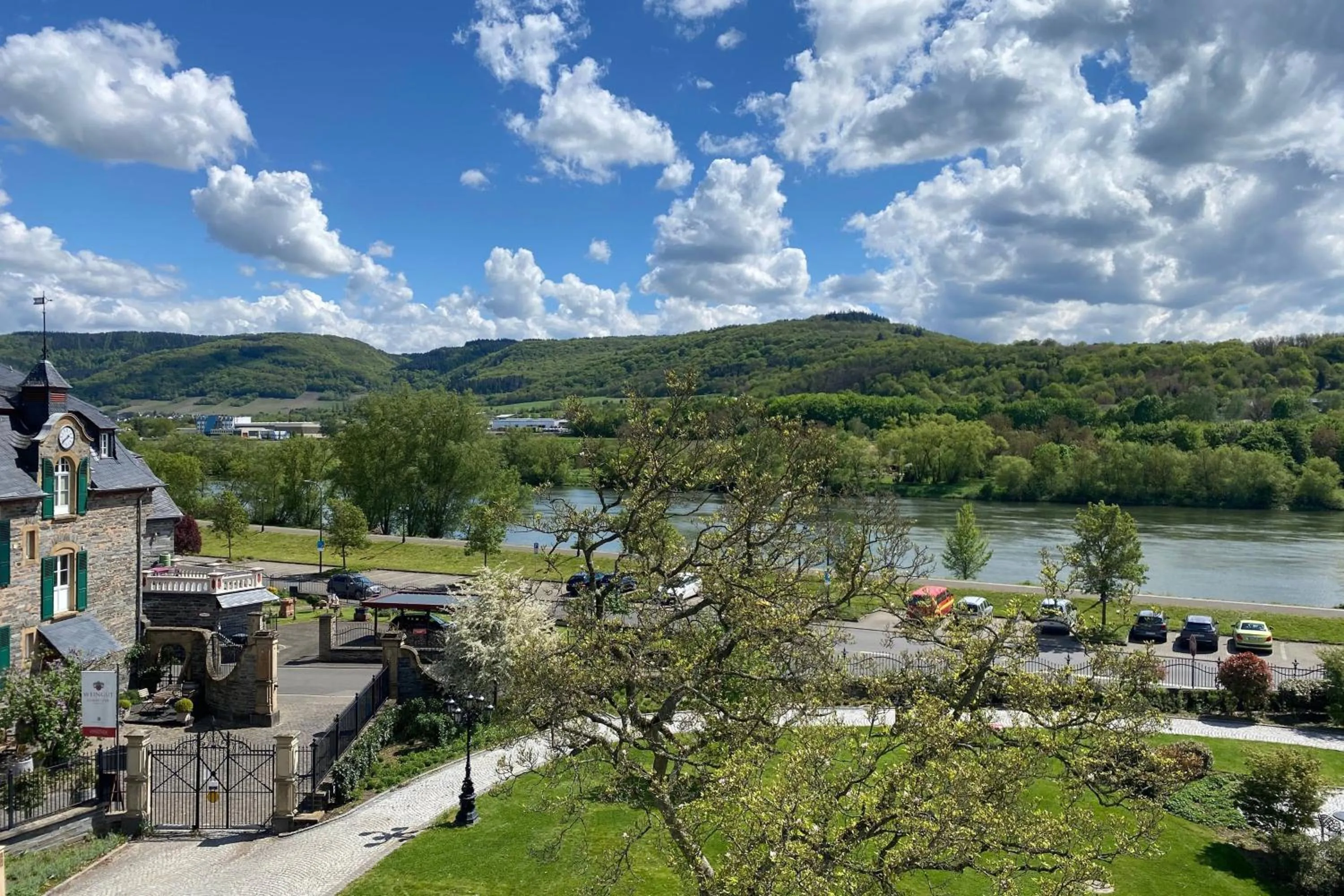Photo of the whole room in Schloss Lieser, Autograph Collection