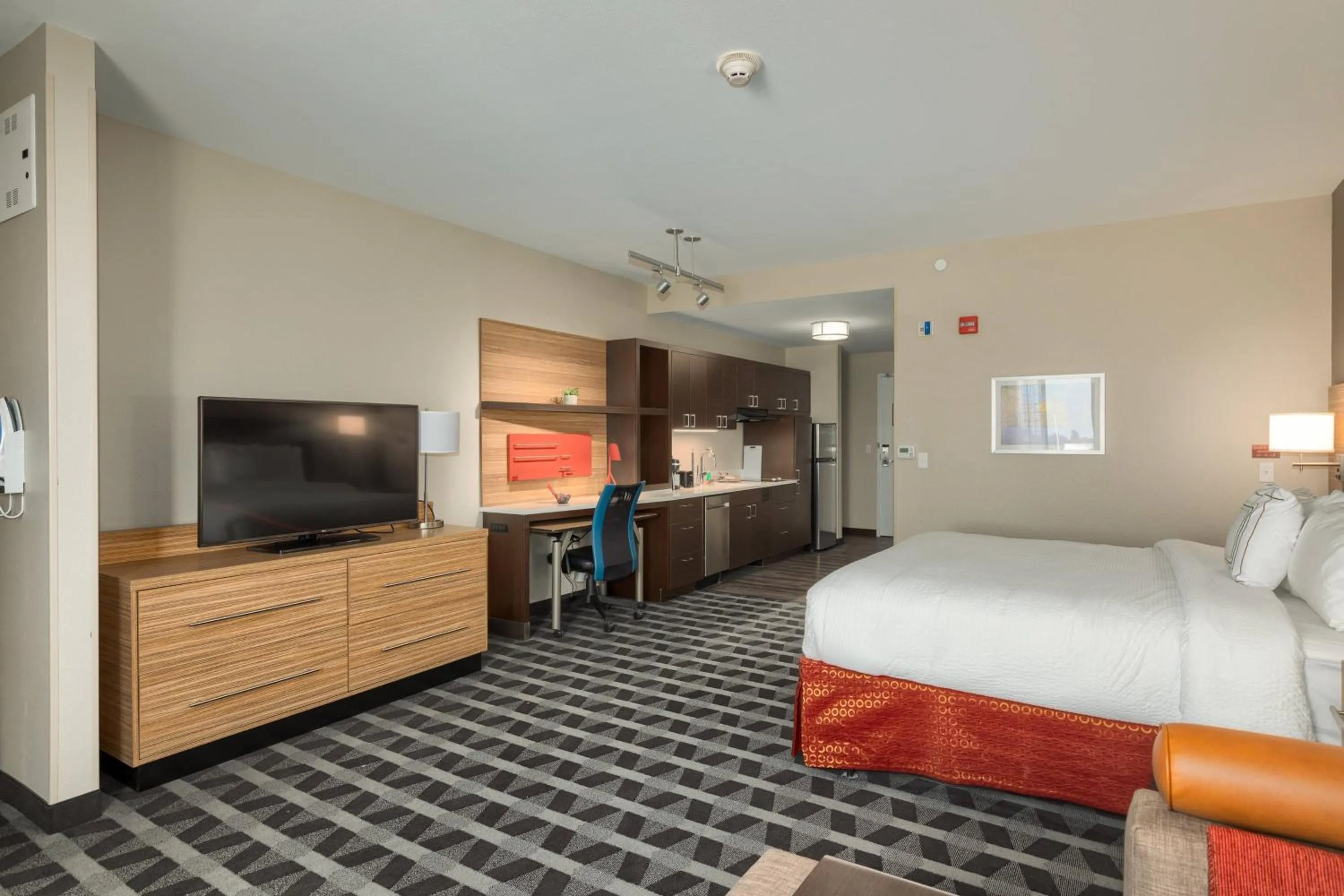 Photo of the whole room, Bed in TownePlace Suites by Marriott Owensboro