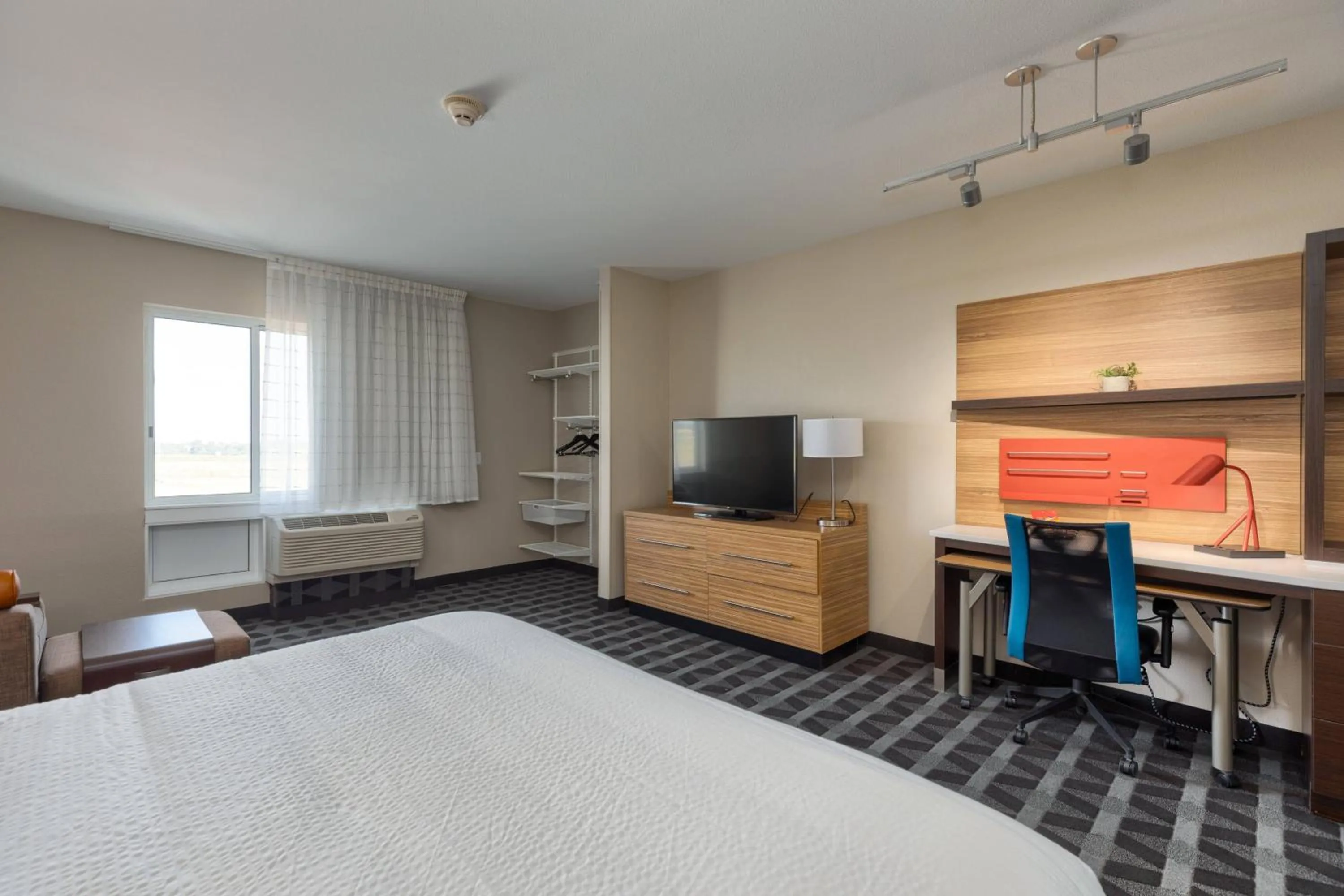 Photo of the whole room, Bed in TownePlace Suites by Marriott Owensboro