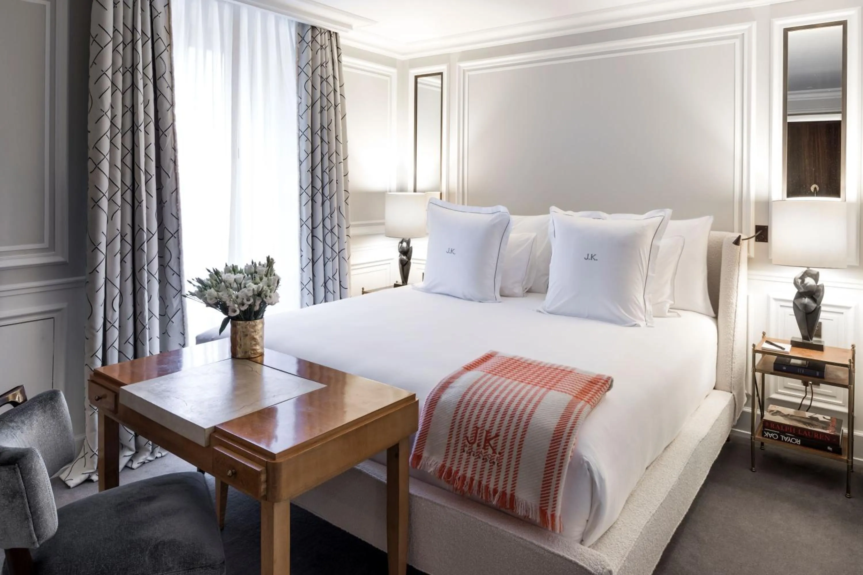 Bed in J.K. Place Paris