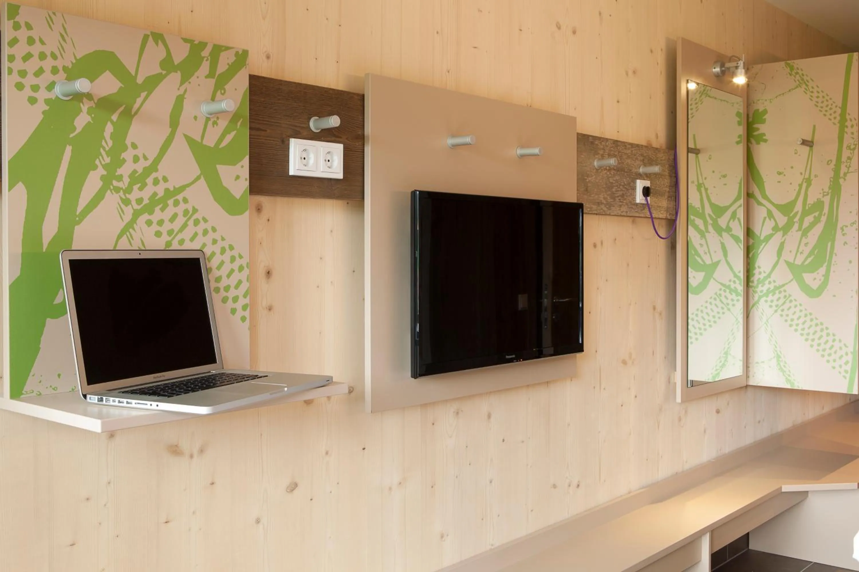 TV and multimedia in Explorer Hotel Bad Kleinkirchheim