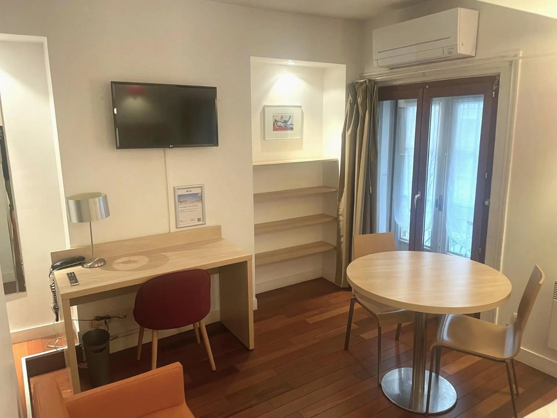 Bedroom in Best Western Lyon Saint-Antoine