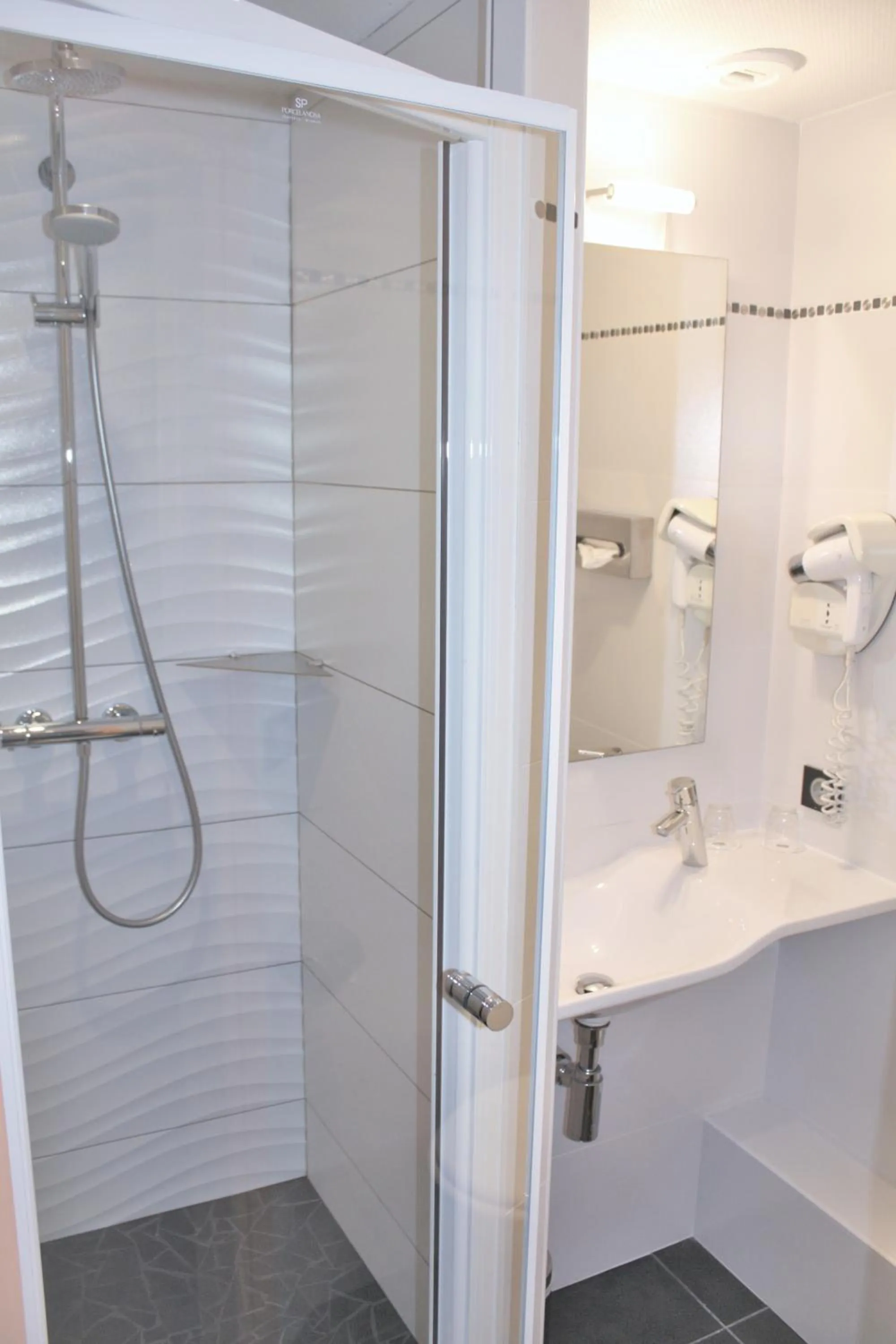 Bathroom in Best Western Lyon Saint-Antoine