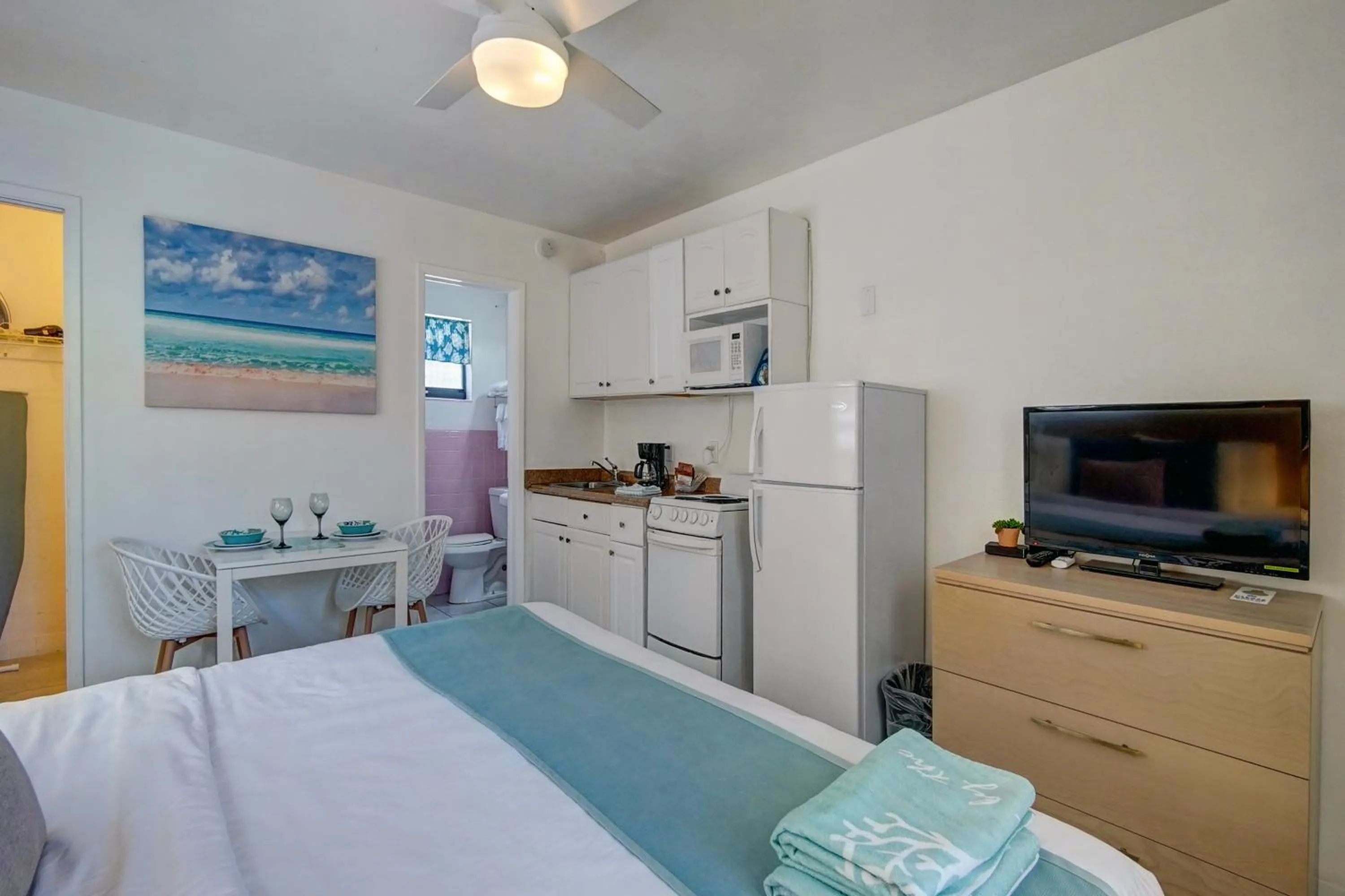 kitchen, Bed in Sea Garden by the Sea