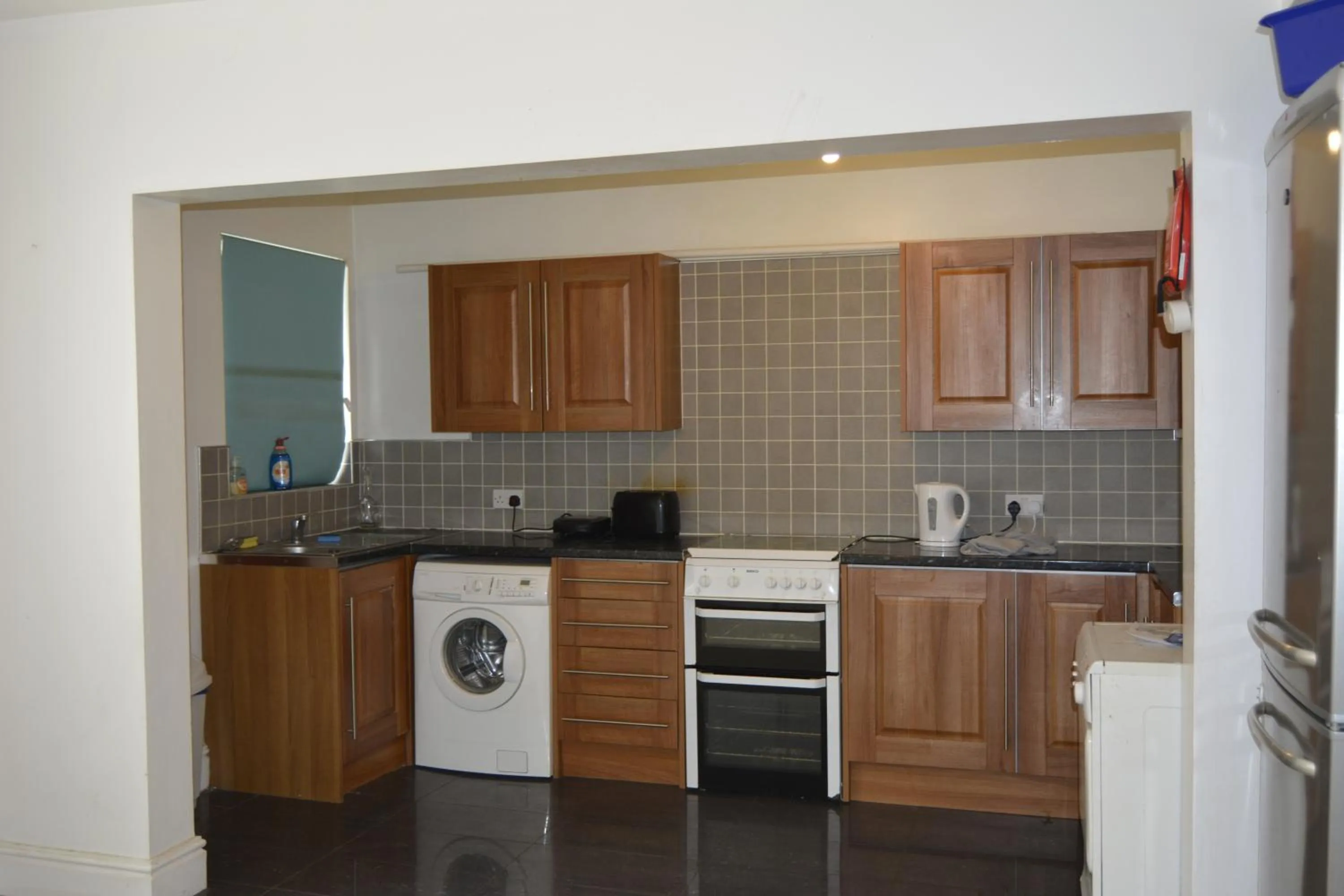 Kitchen or kitchenette in Kensington Guest House Liverpool