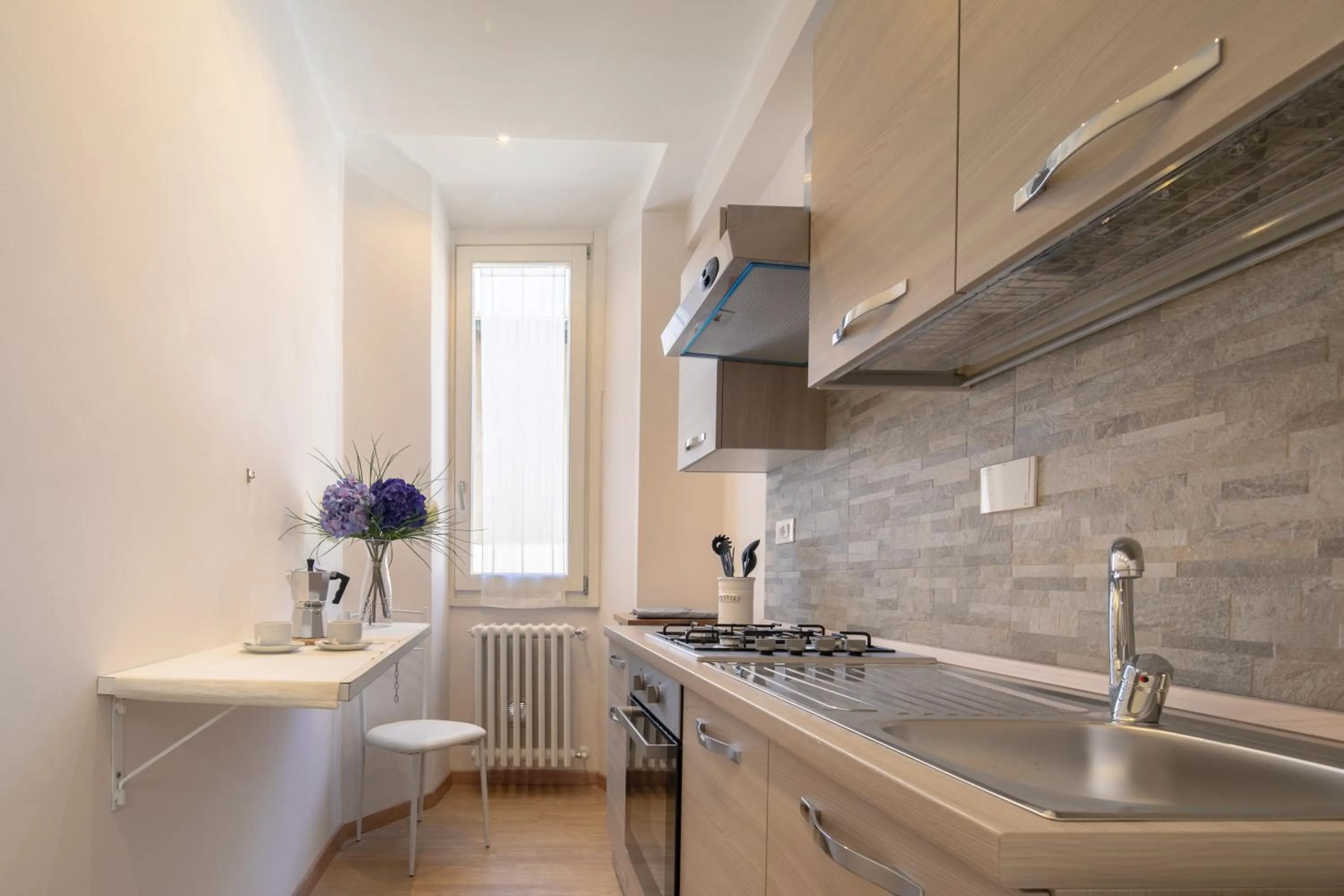 Kitchen or kitchenette in Modern Duomo View by Mmega