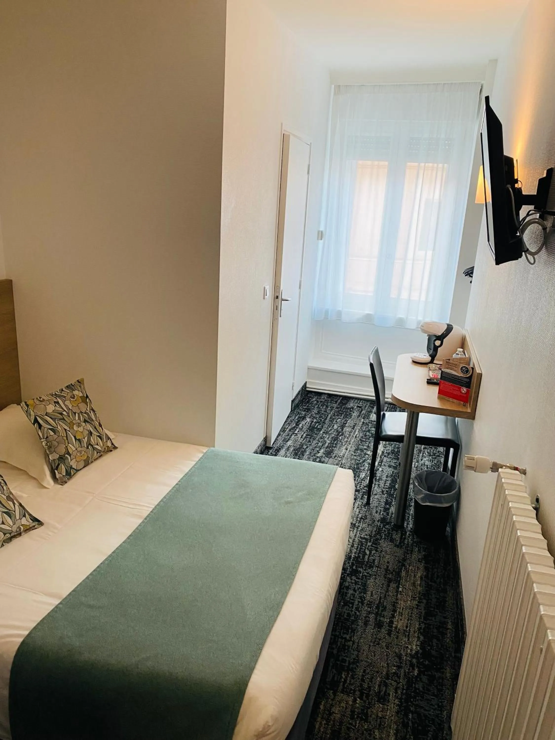 Bedroom, Bed in Hotel du Louvre