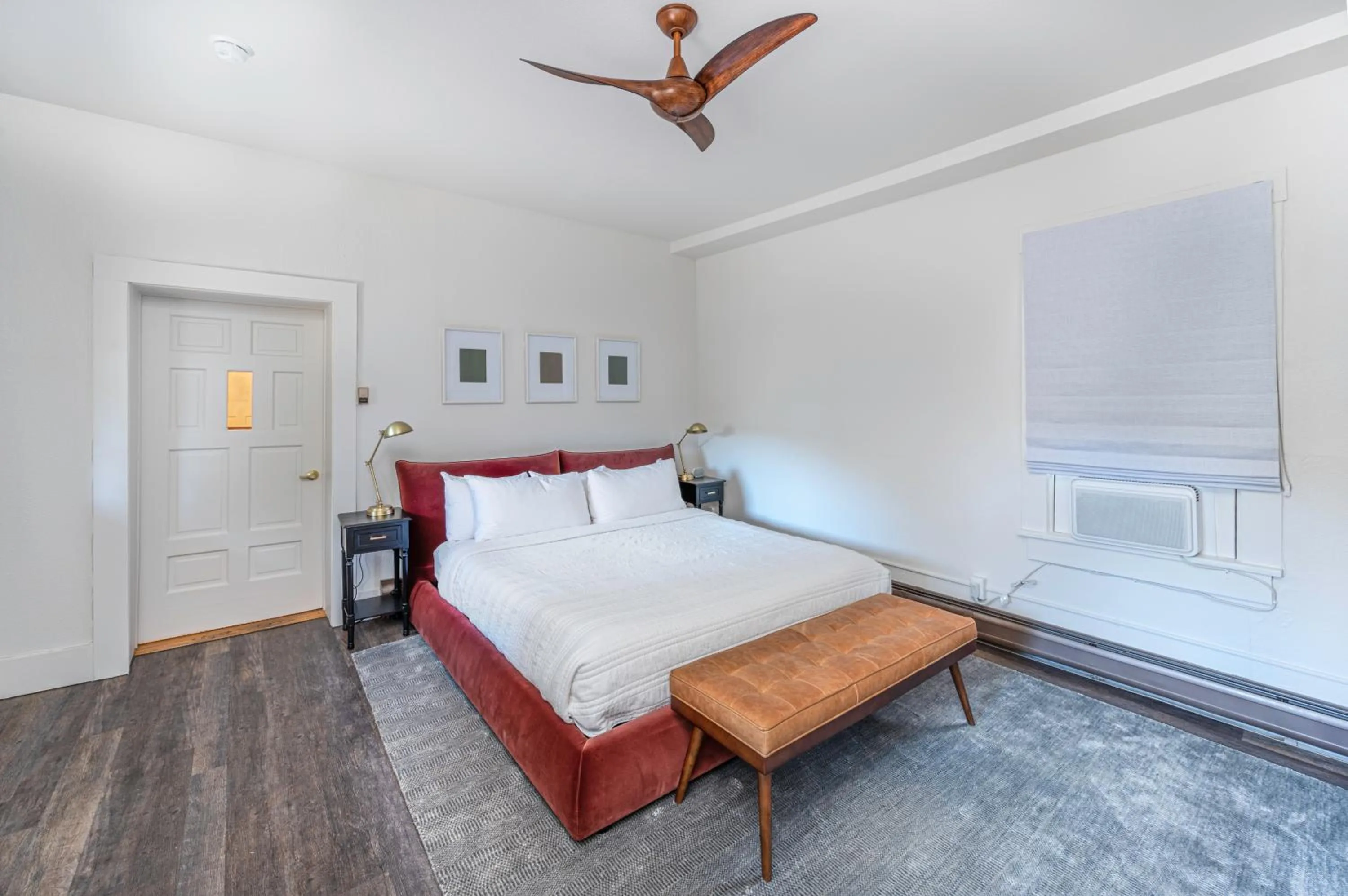 Bedroom, Bed in The Rochester Hotel