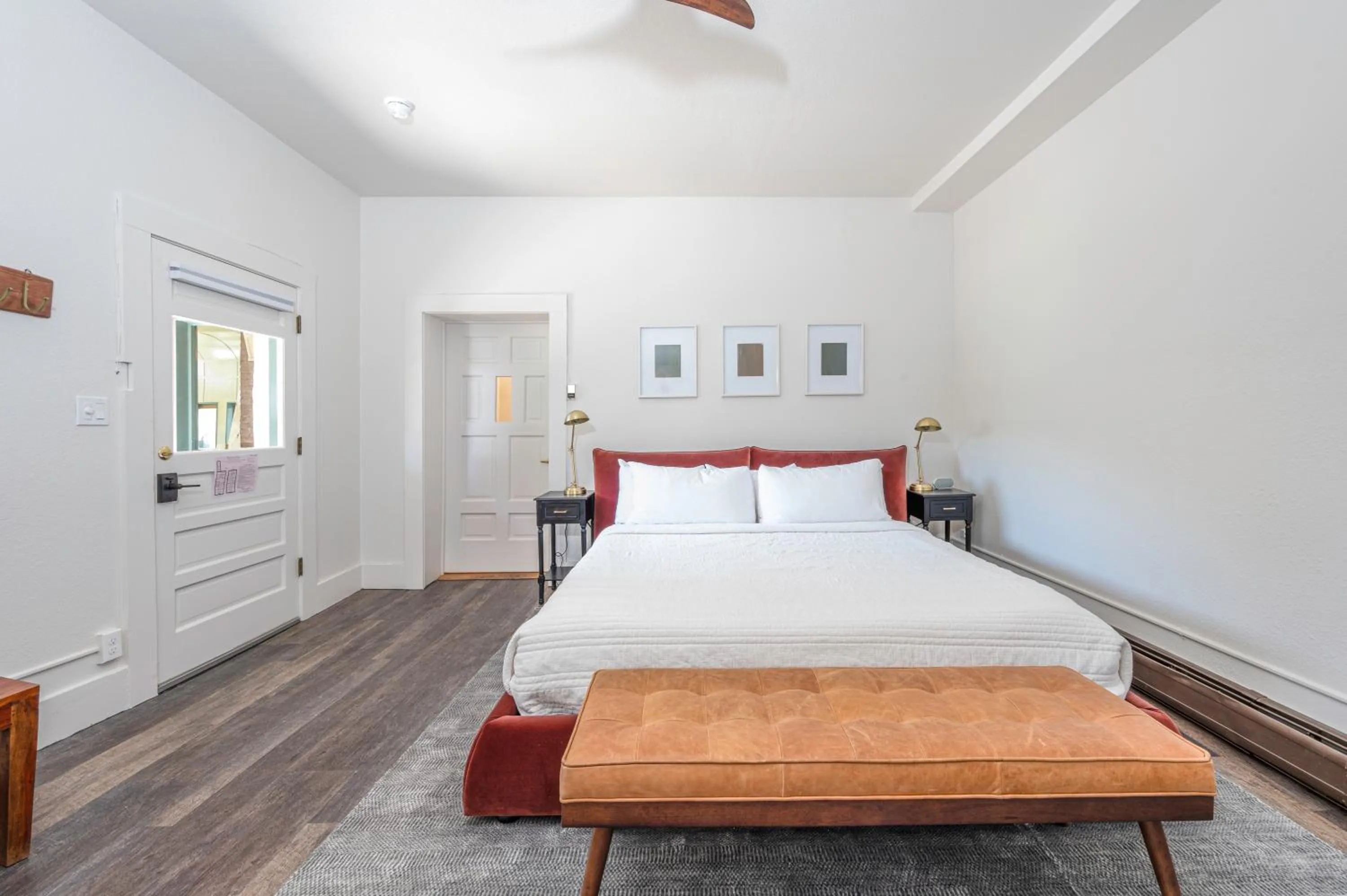 Photo of the whole room, Bed in The Rochester Hotel