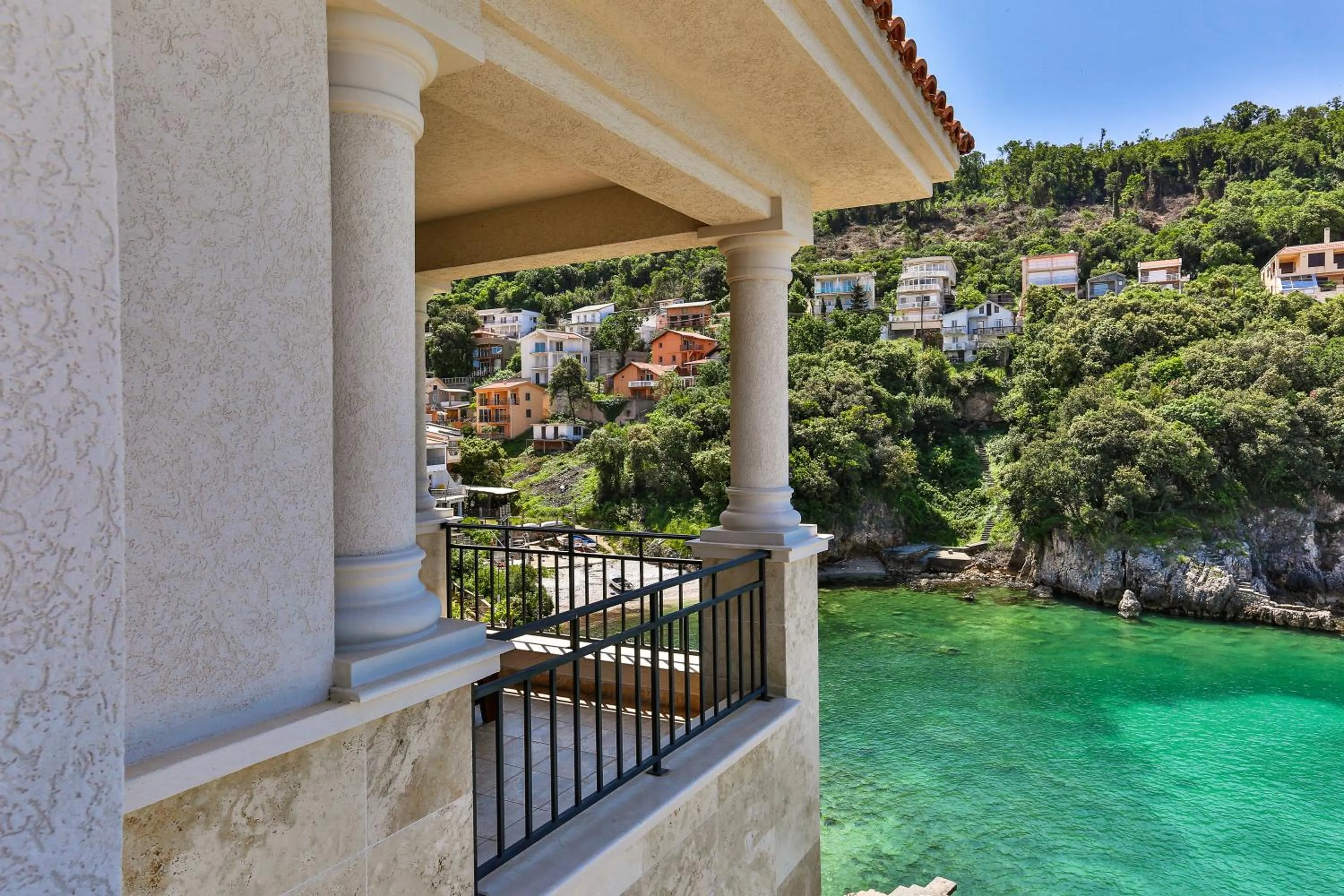 Facade/entrance in Regina del Mare