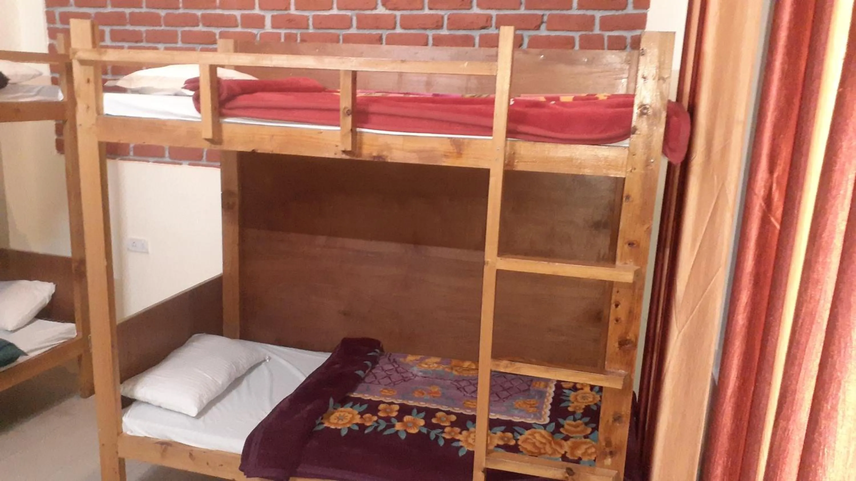 Bed in White Water Inn Mcleodganj