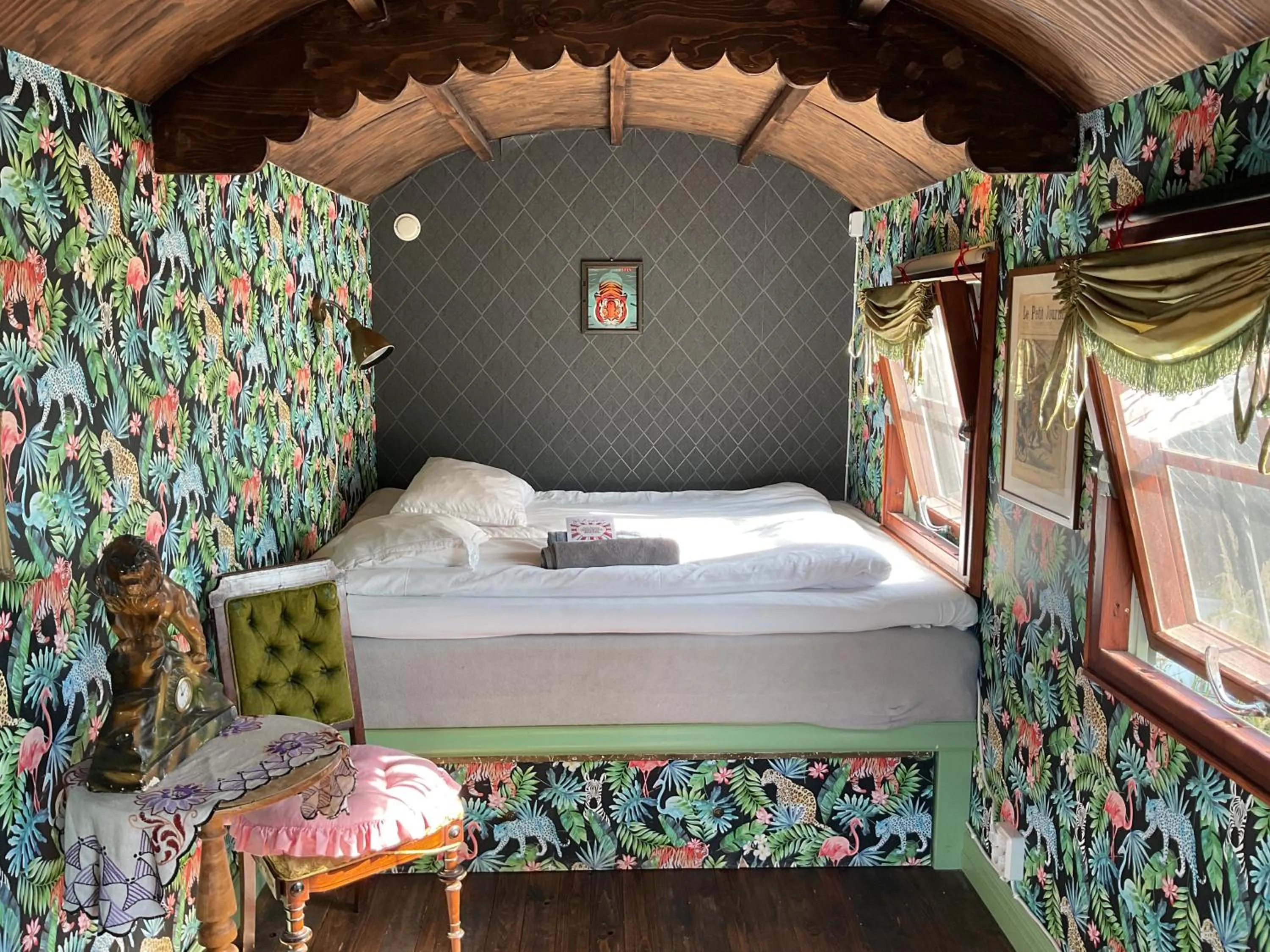 Bed in Grand Circus Hotel