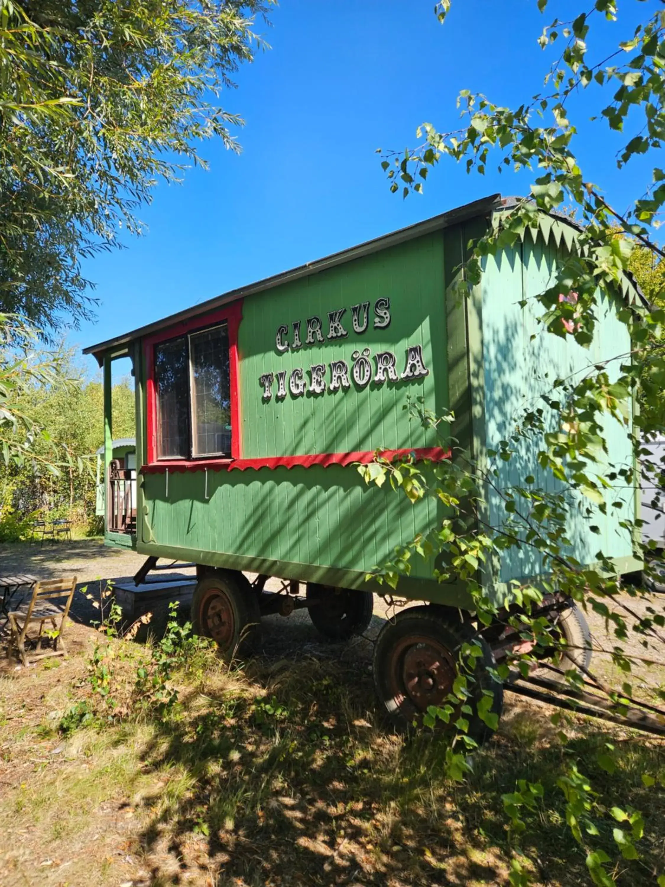 The Fortune Teller’s Wagon in Grand Circus Hotel The Fortune Teller’s Wagon in Grand Circus Hotel