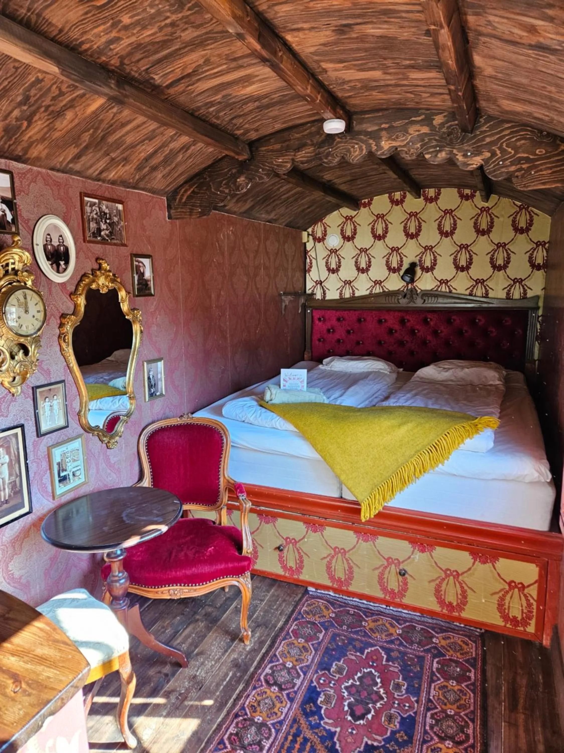 Bed in Grand Circus Hotel