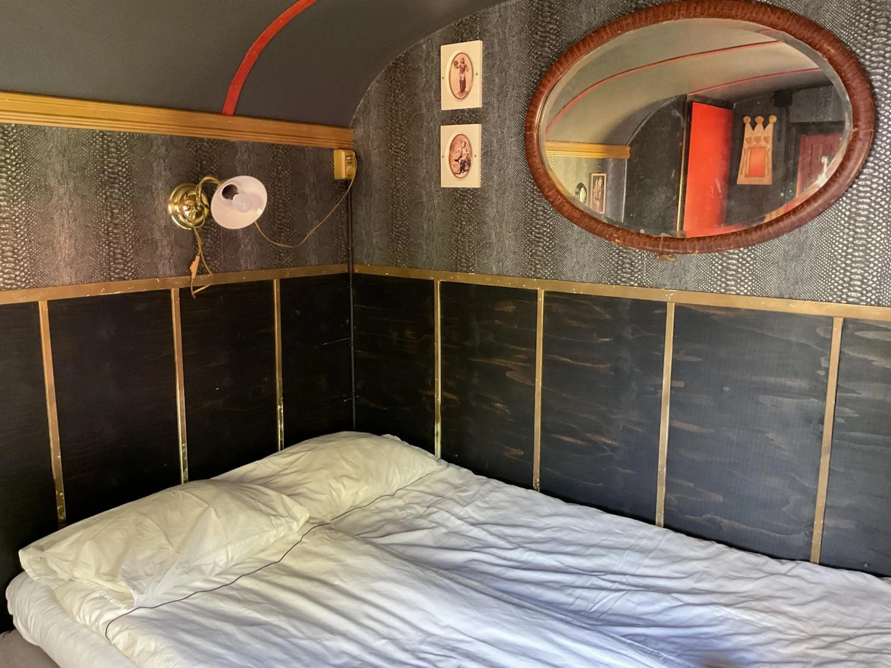 Bed in Grand Circus Hotel