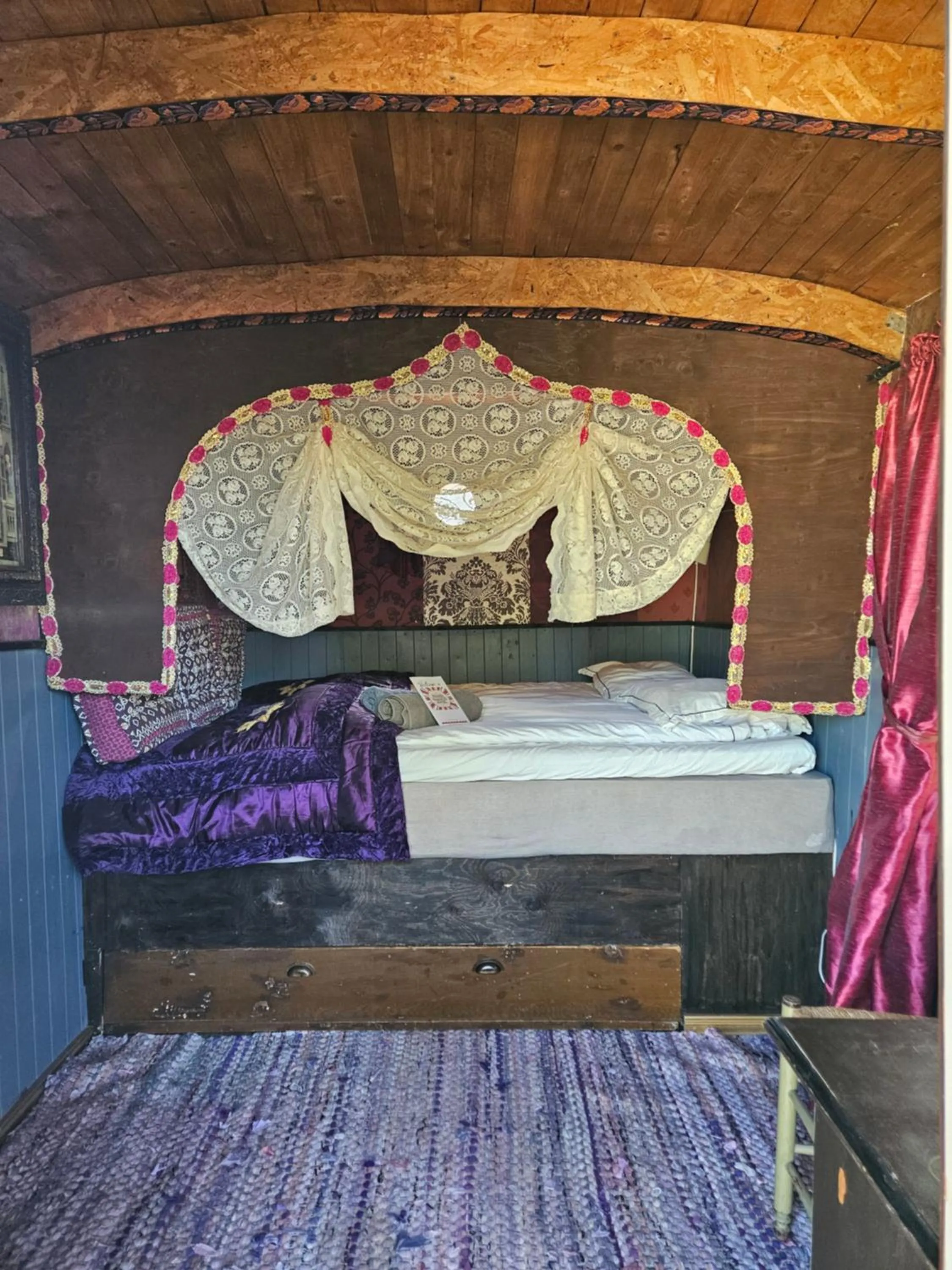 Bed in Grand Circus Hotel