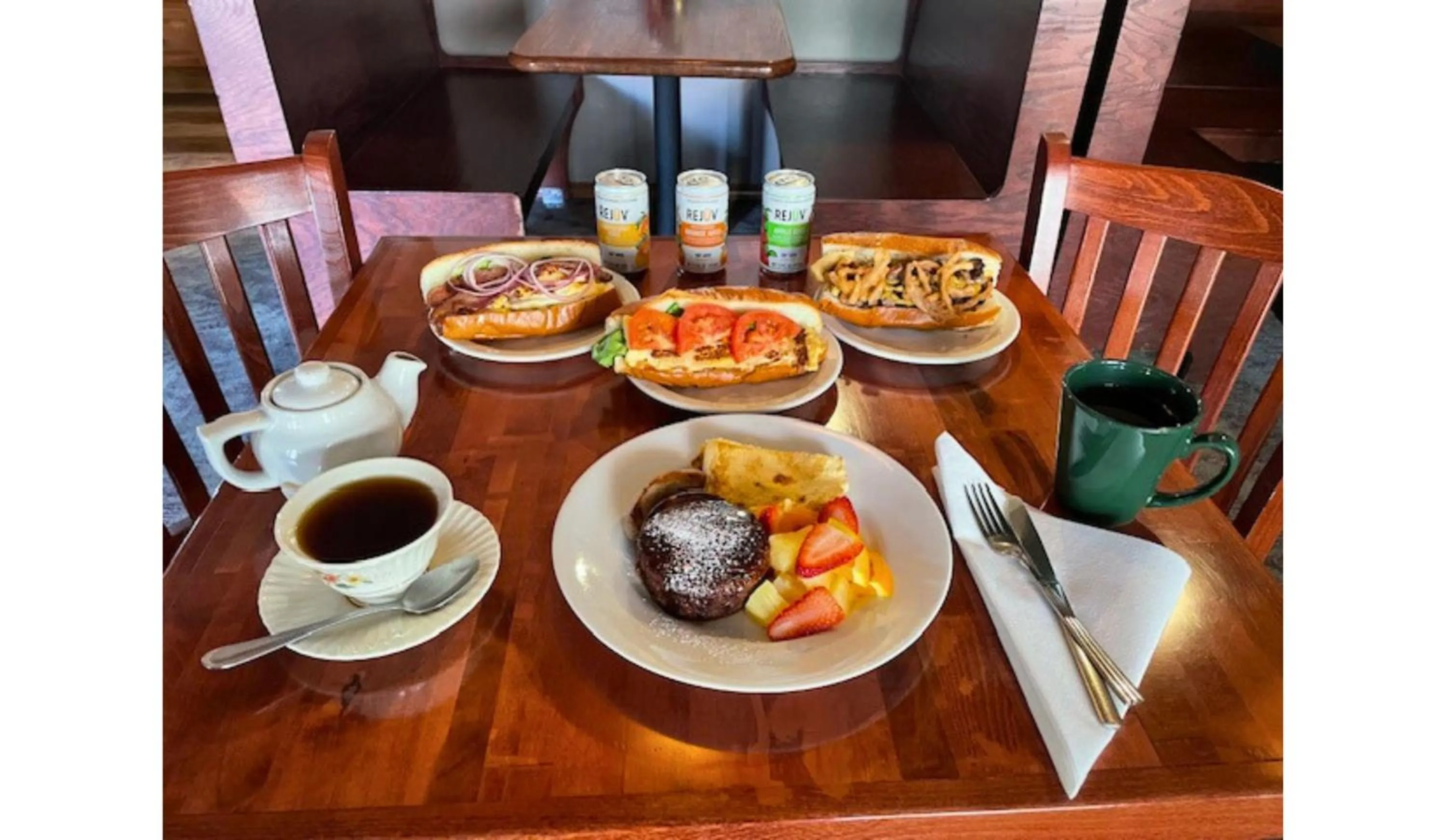 Food and drinks in Hilltop Inn Broomfield Denver