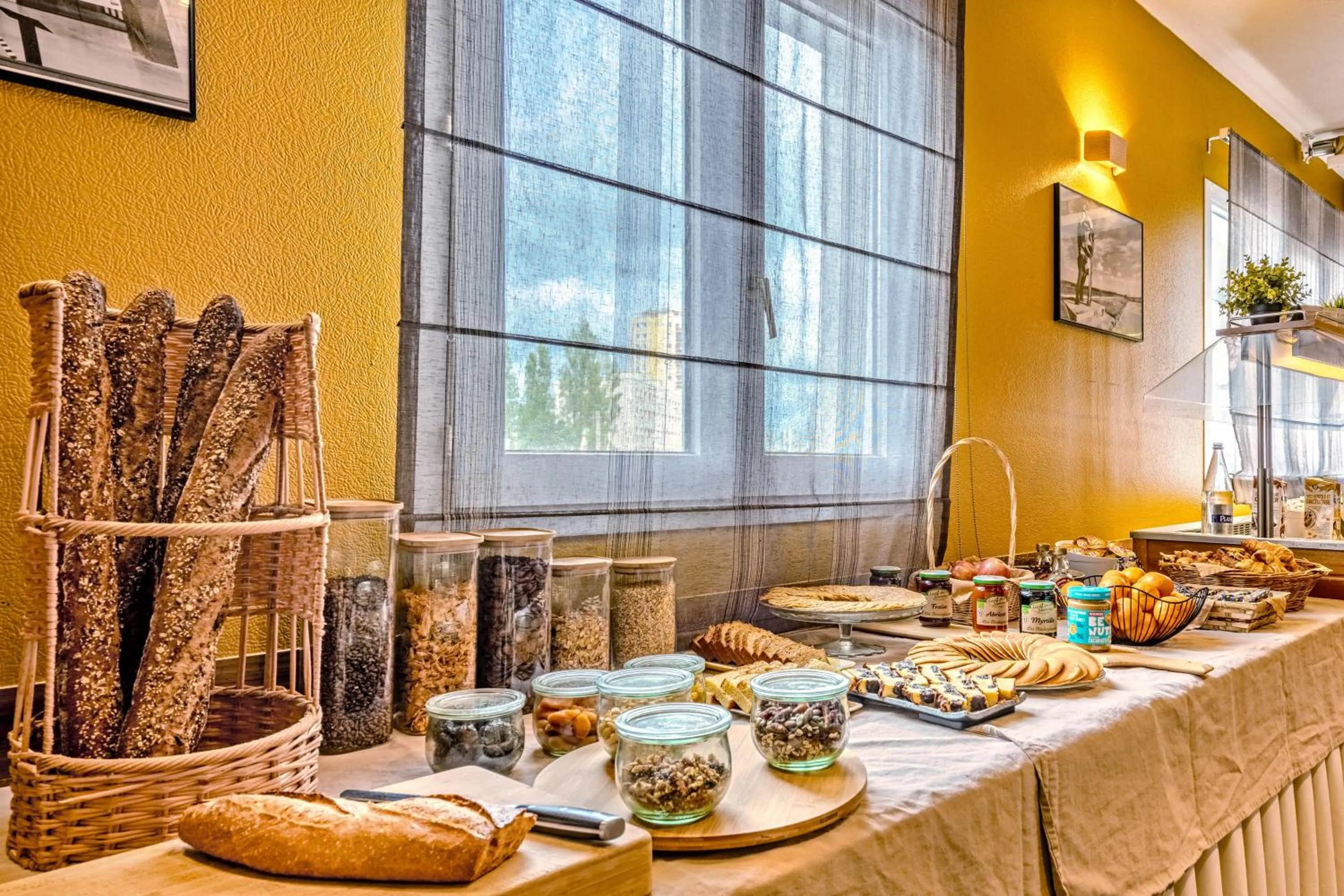 Breakfast in Logis Hotel Center