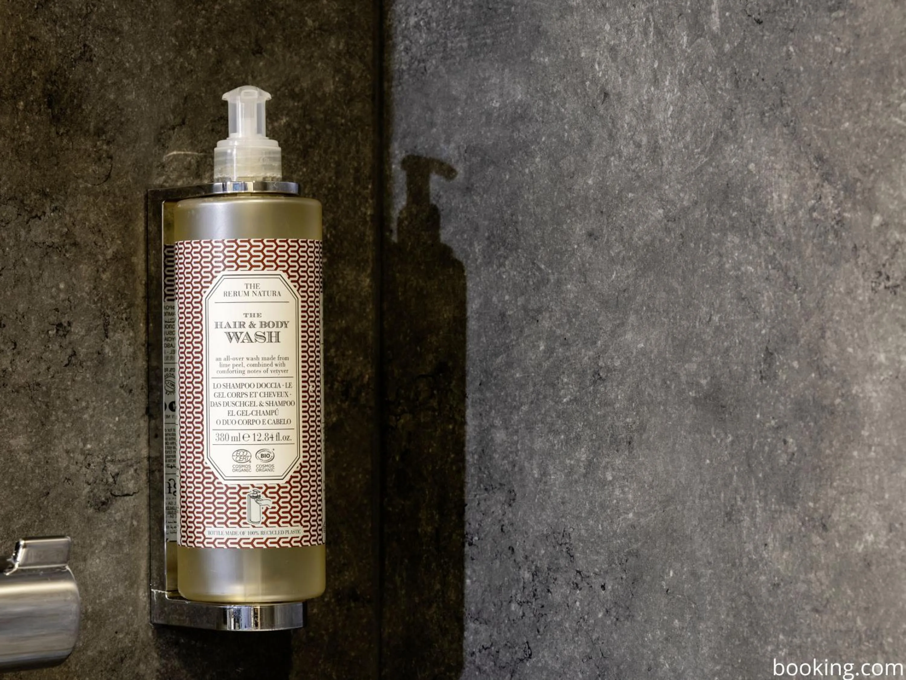 Shower in Hotel Daumesnil-Vincennes