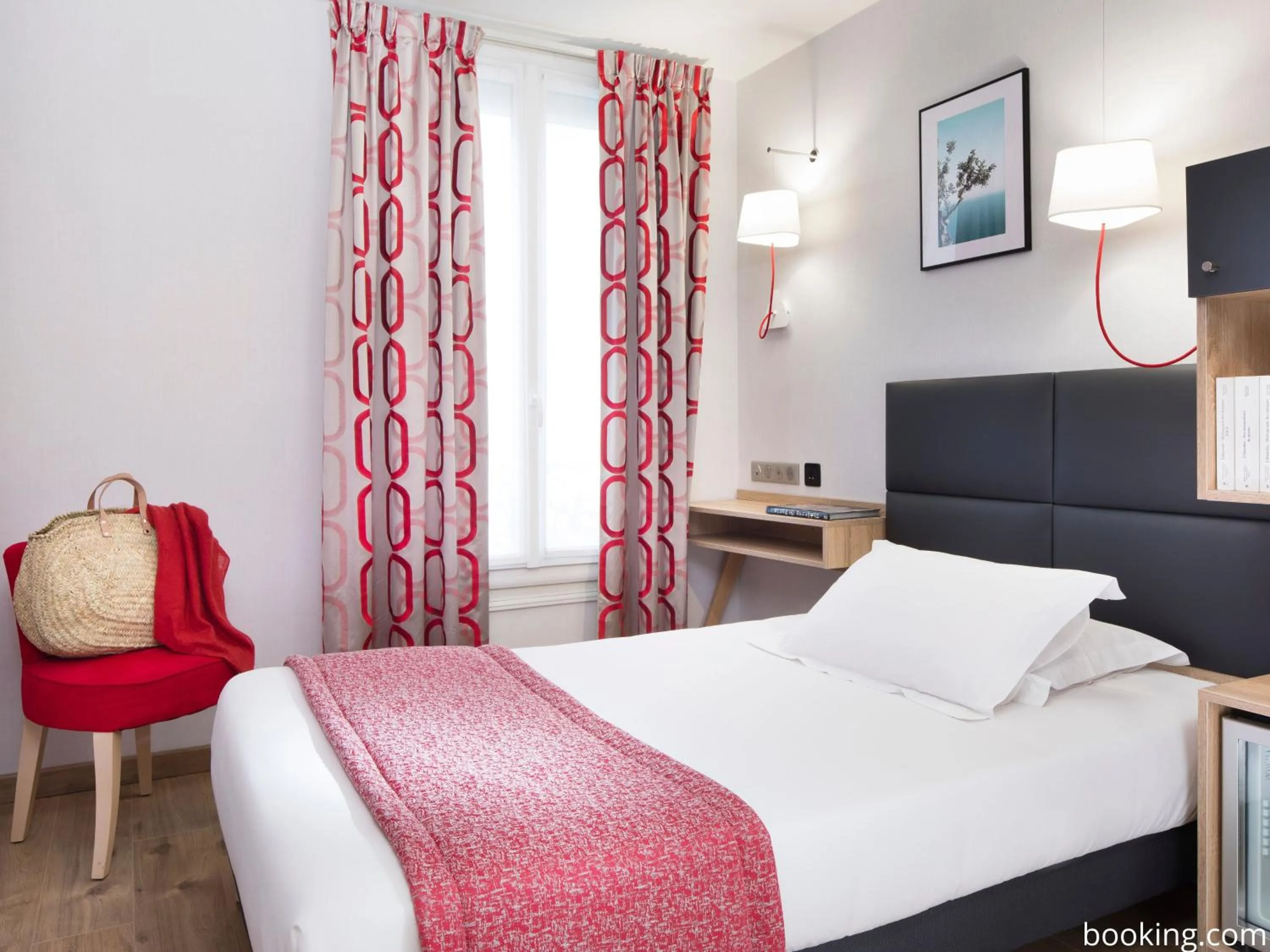 Bedroom, Bed in Hotel Daumesnil-Vincennes