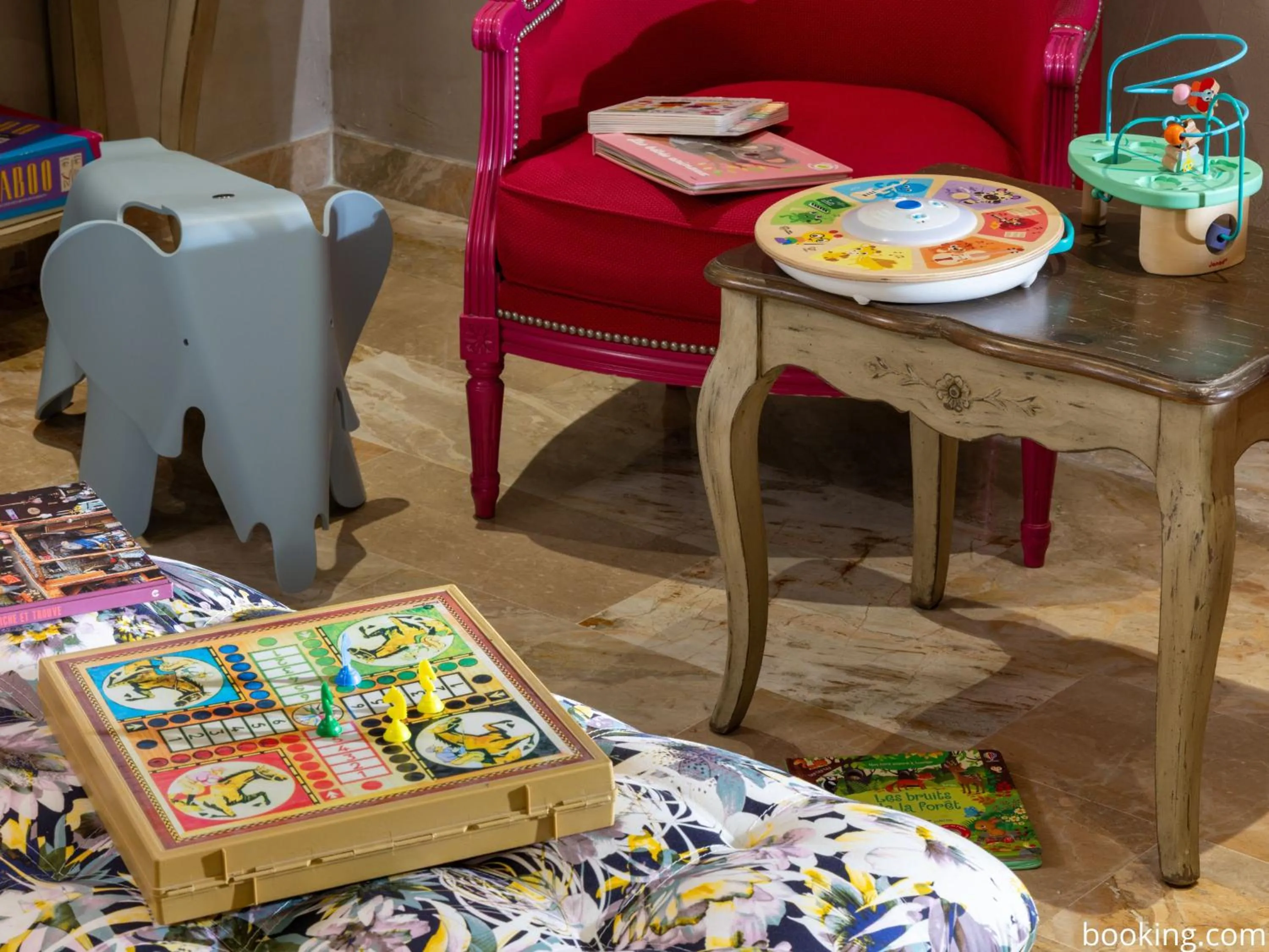 children in Hotel Daumesnil-Vincennes