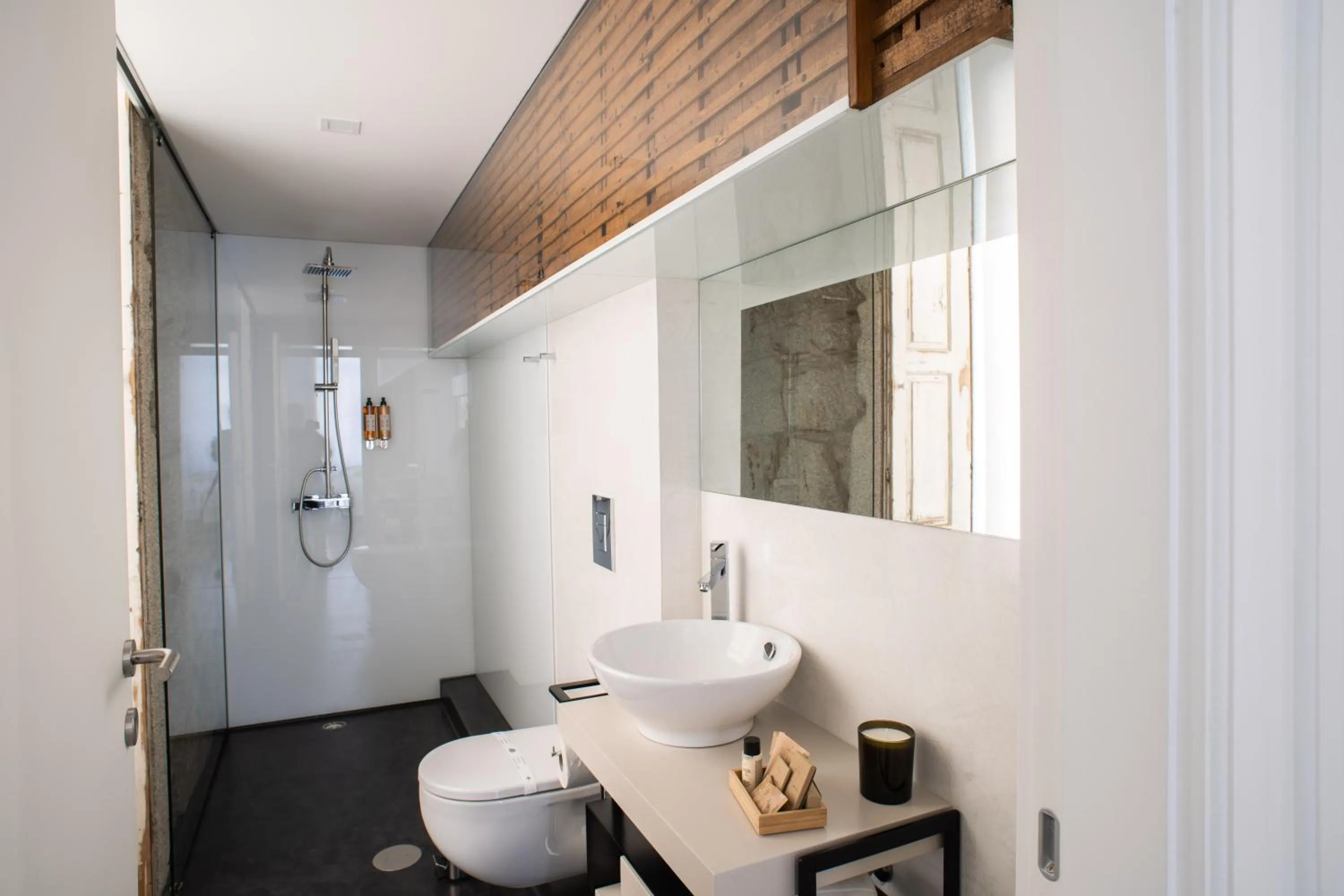 Shower in D'Autor Apartments Alegria