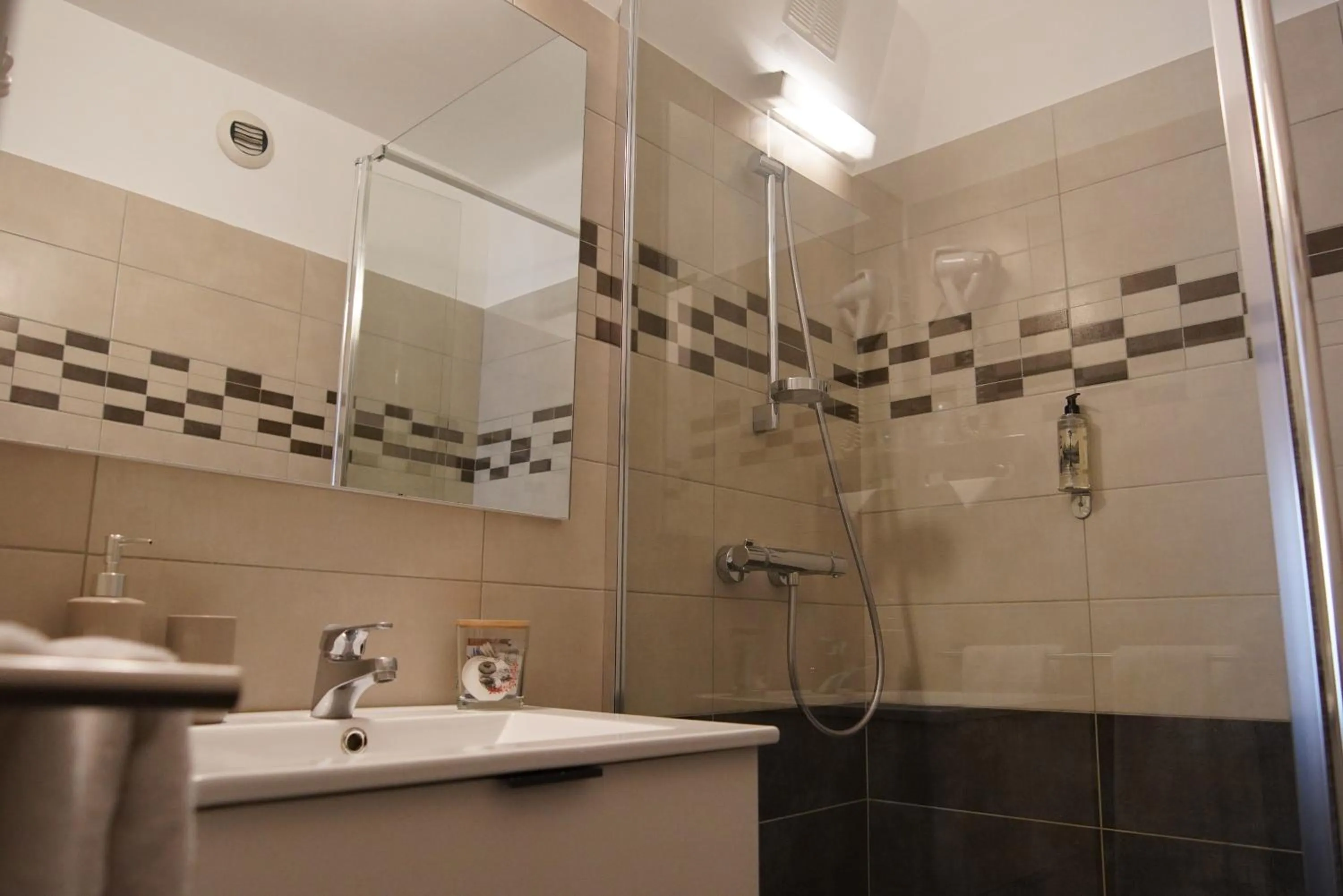 ATH hôtel Athénée