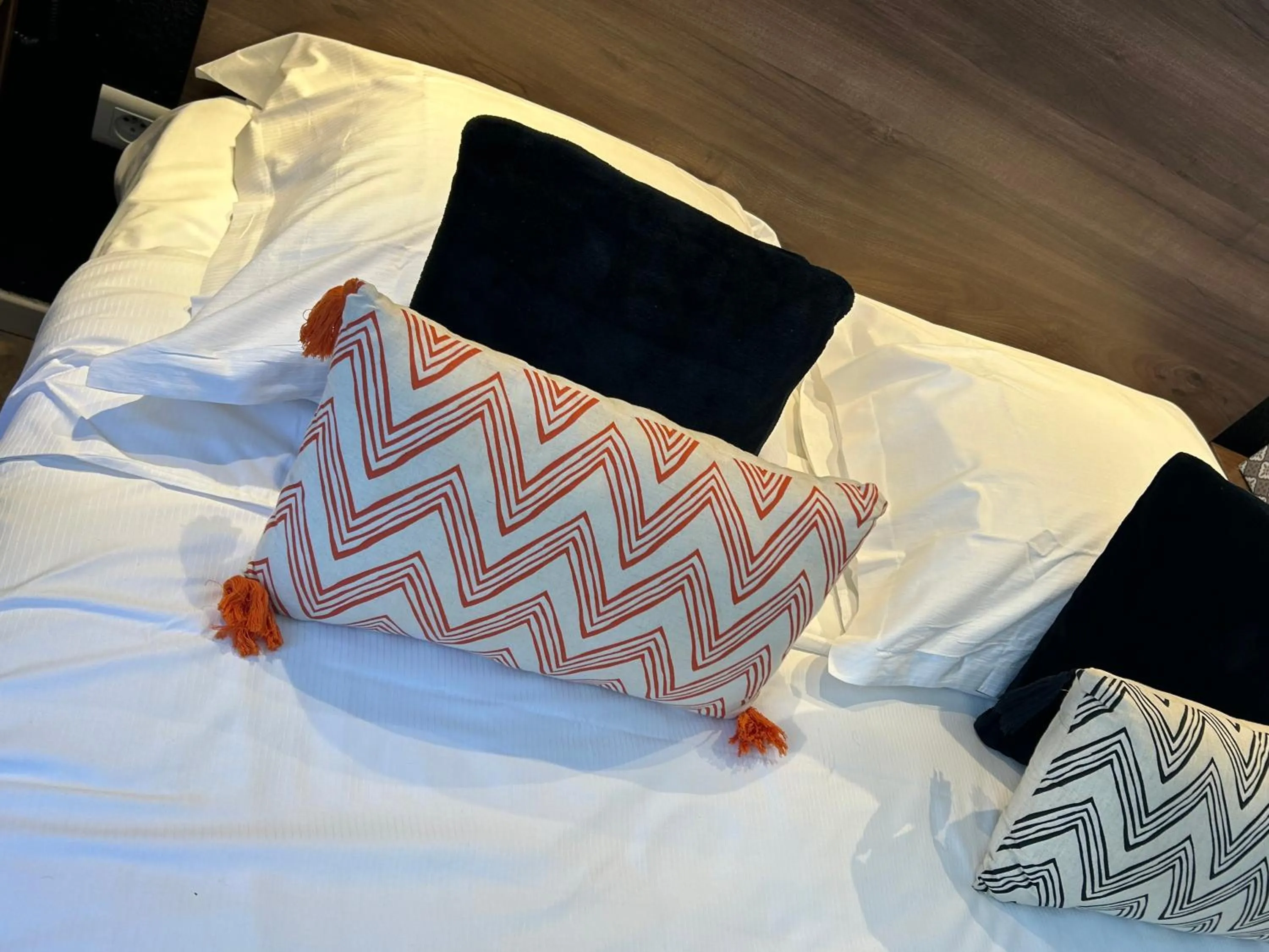 Bed in ATH hôtel Athénée