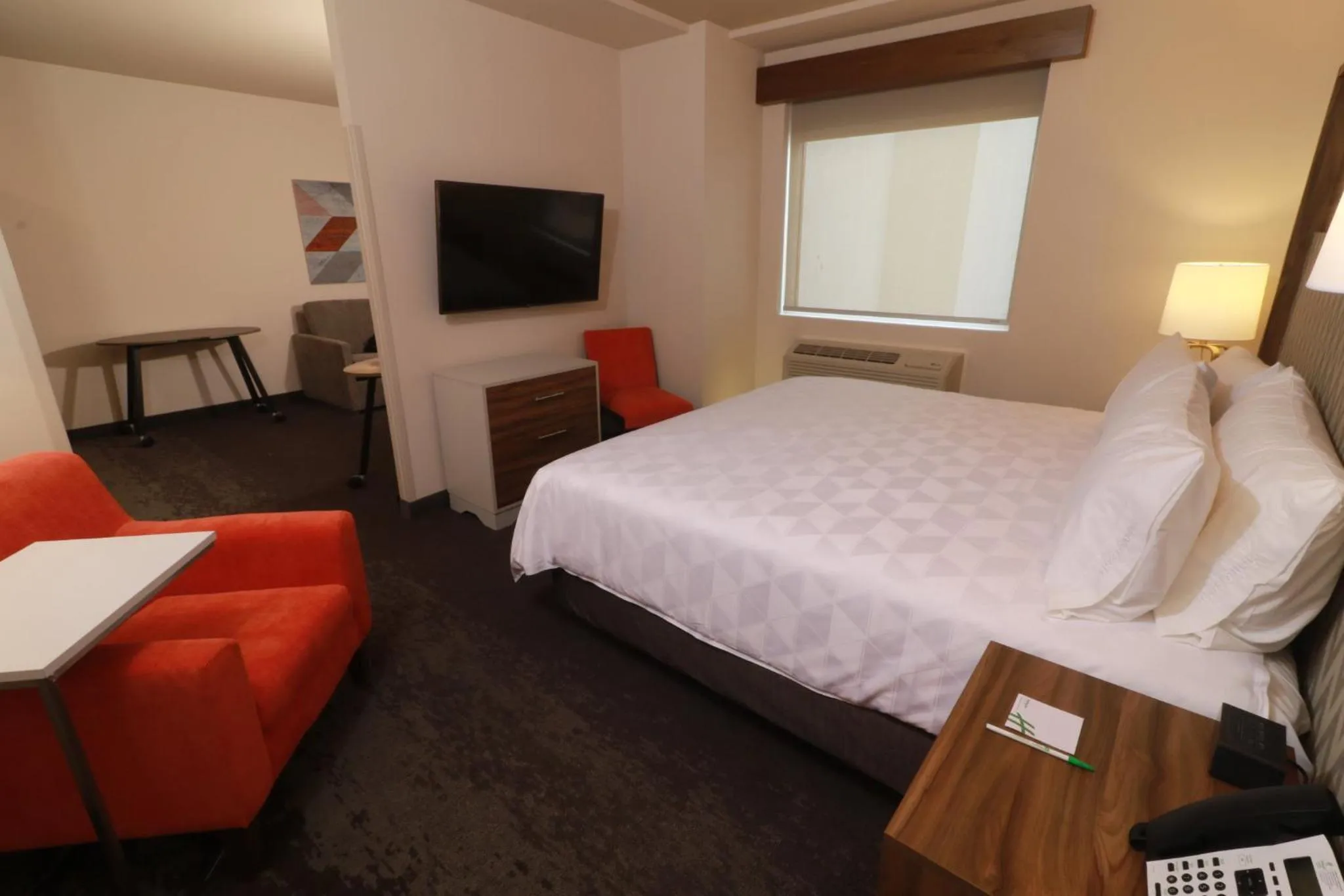 Photo of the whole room in Holiday Inn & Suites Monterrey Apodaca Zona Airport, an IHG hotel