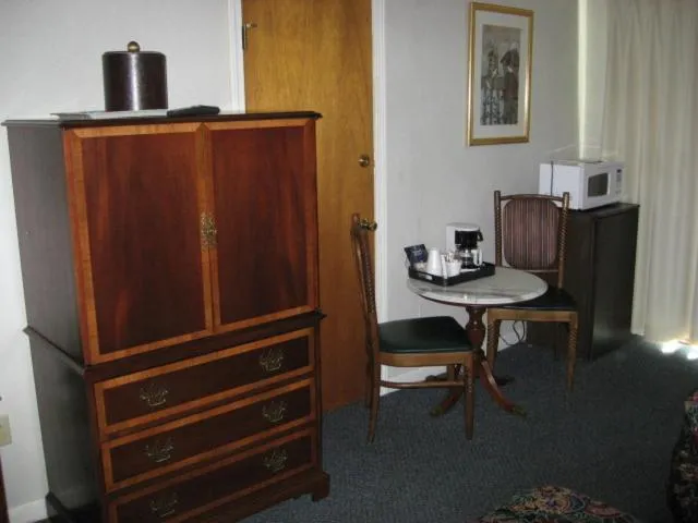 Decorative detail, TV/Entertainment Center in Sea Whale Motel