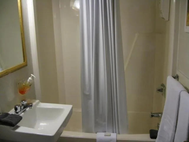 Bathroom in Sea Whale Motel