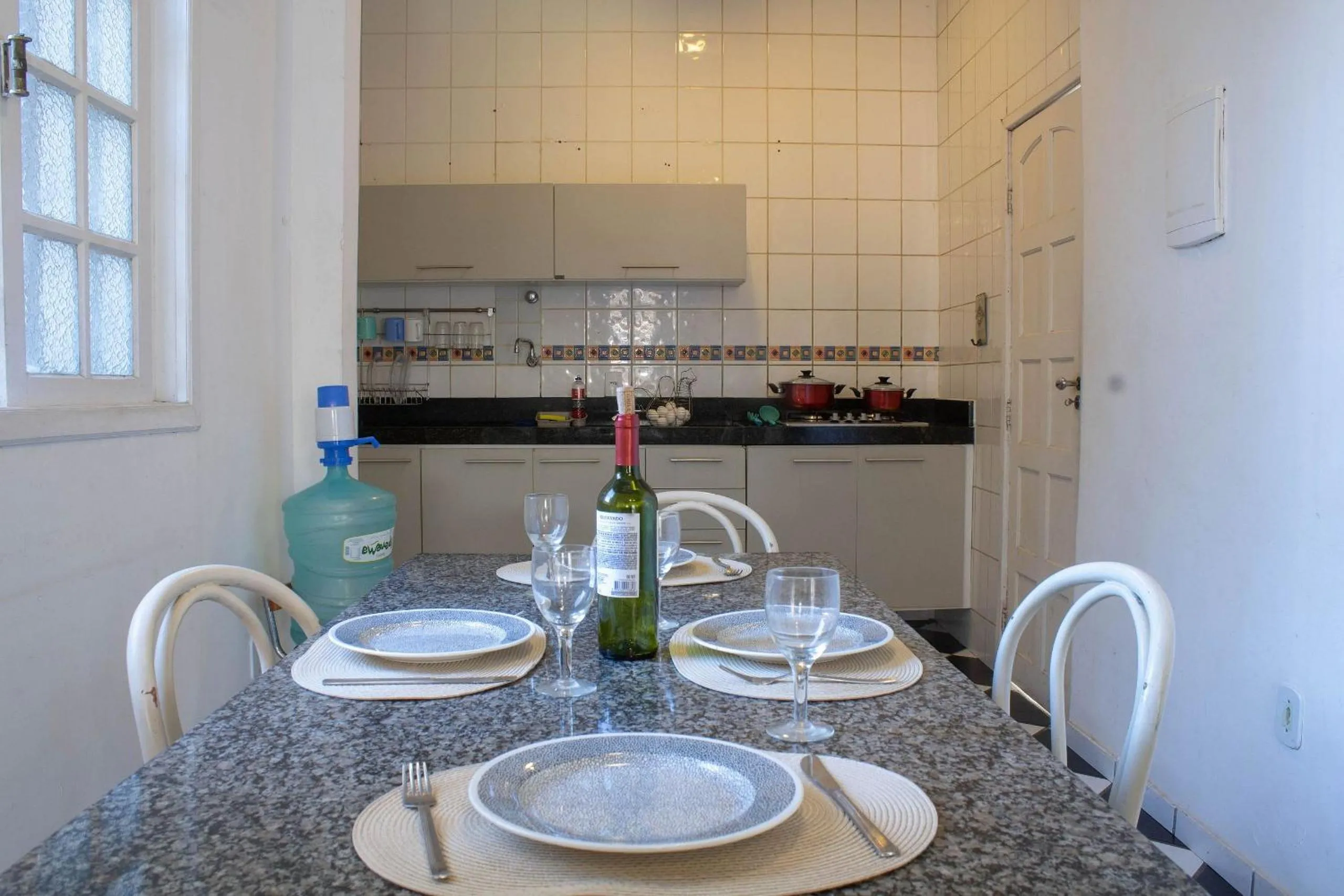 Kitchen or kitchenette in FAMILY- Conheça Cabo Frio e ARRAIAL e traga seu pet - Confira