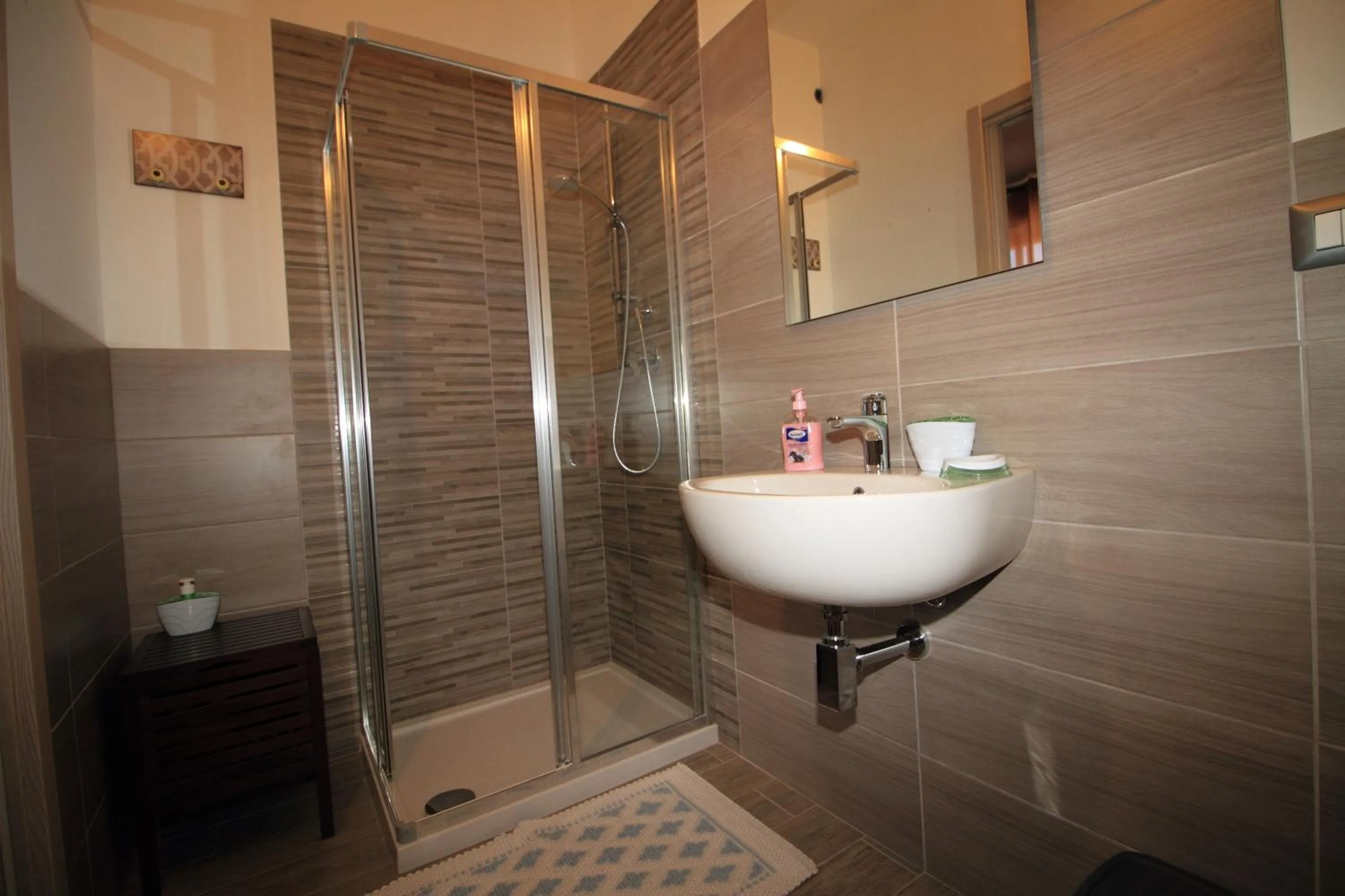 Shower in B&B Libellula