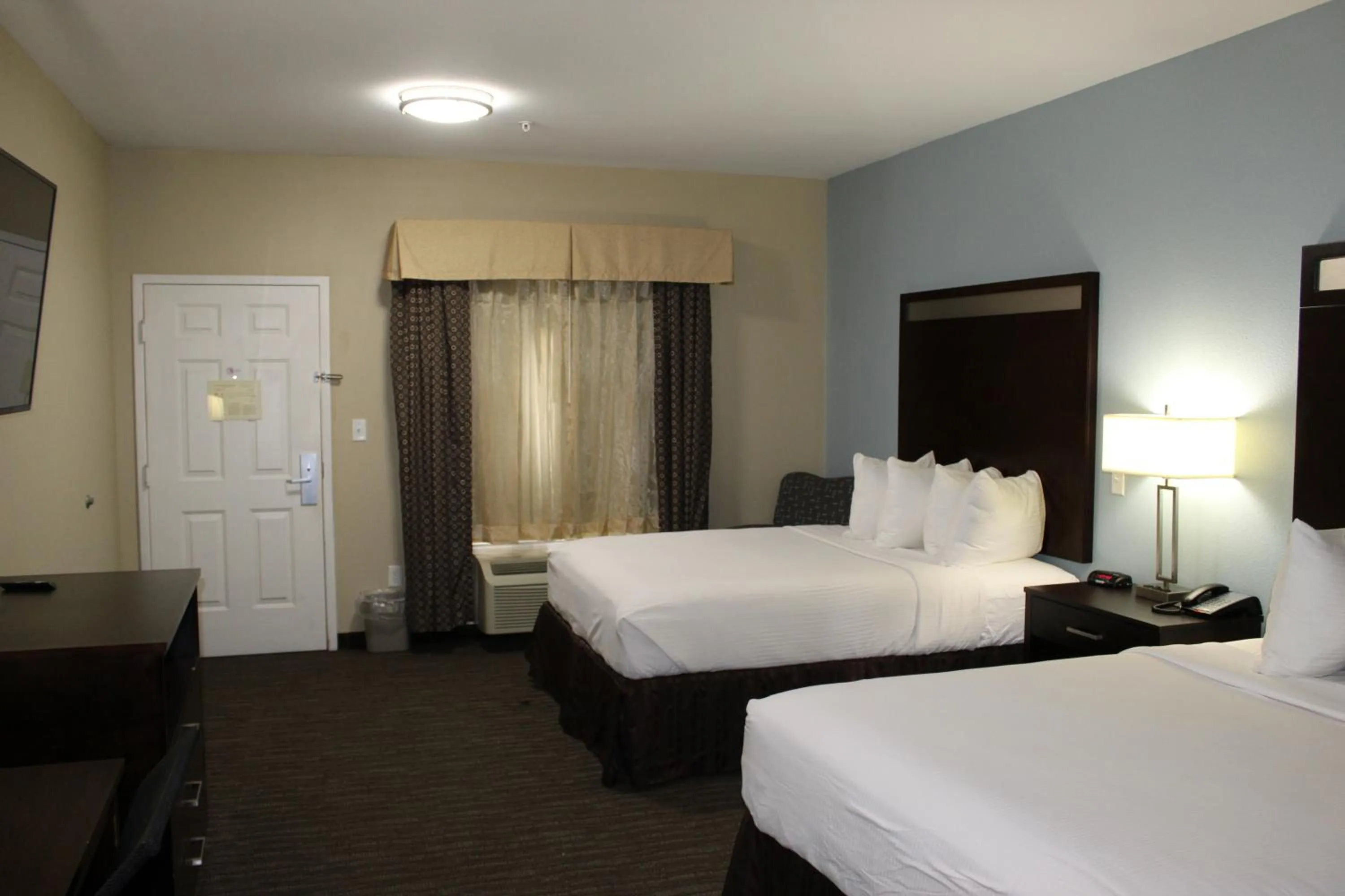 Bedroom, Bed in Horizon Inn & Suites
