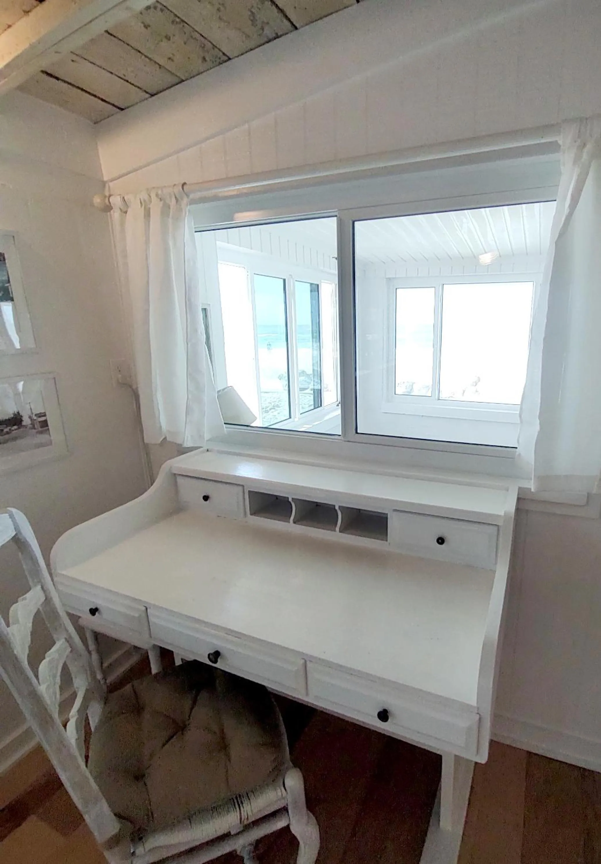 Decorative detail in Bungalow Beach Resort