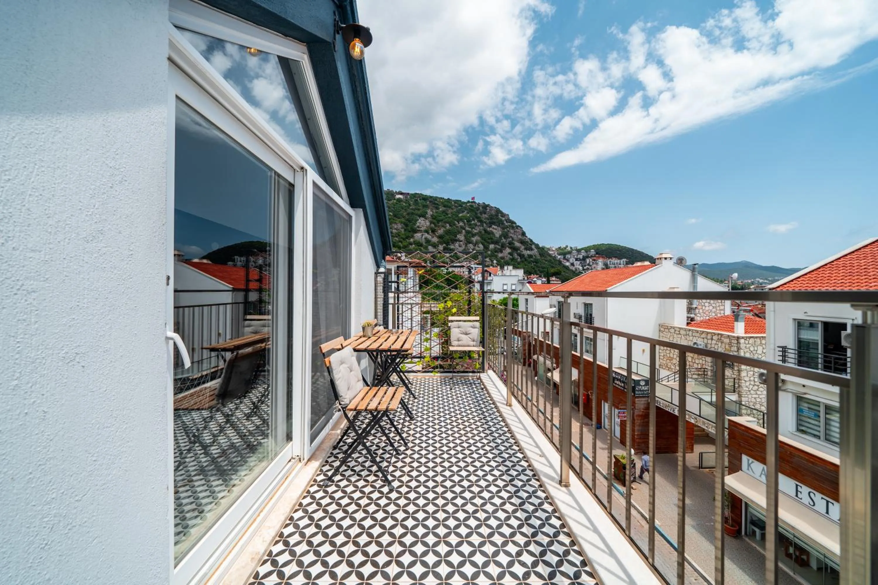 Patio in İsinda Pansiyon