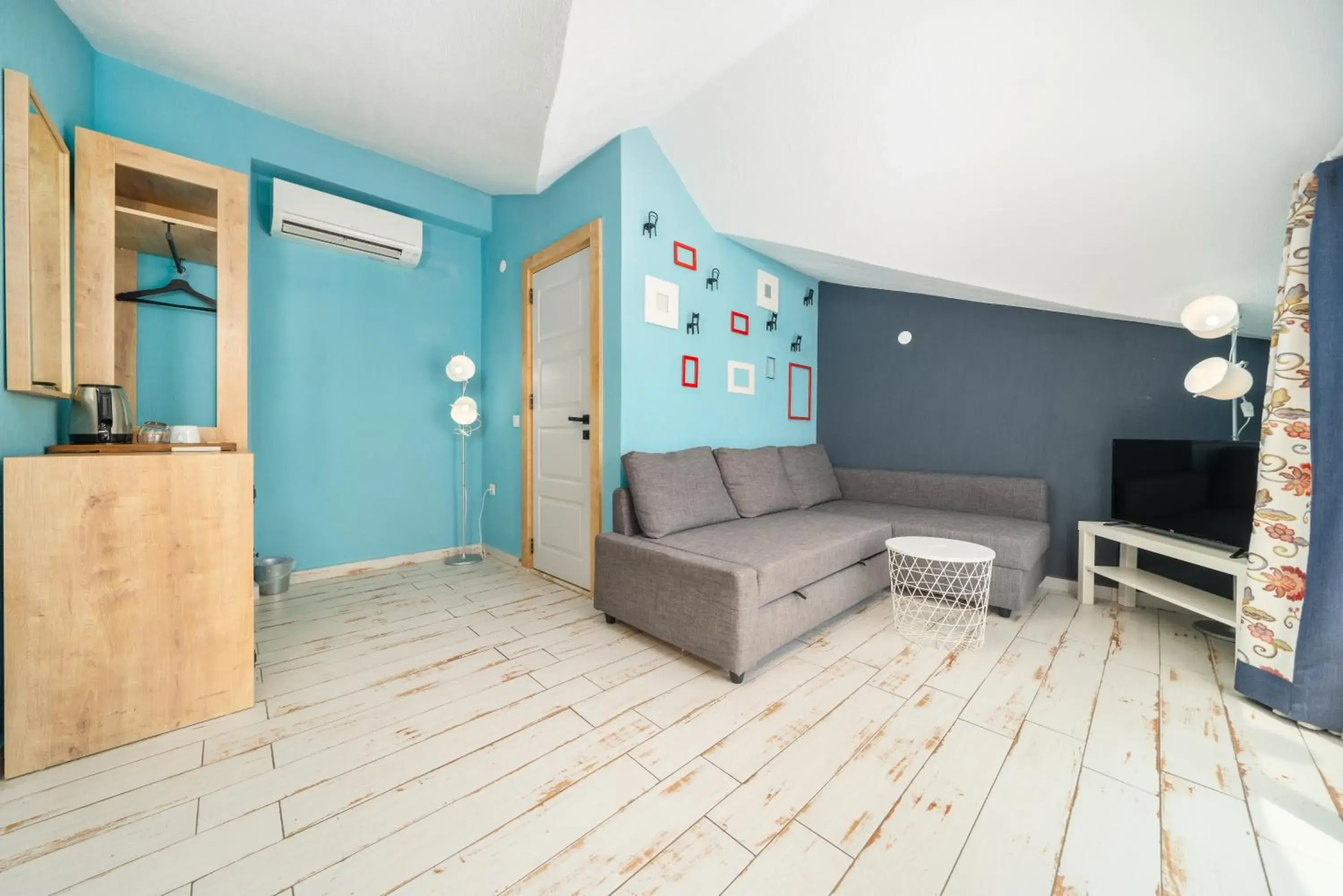 Double Room with Balcony and Sea View in İsinda Pansiyon Double Room with Balcony and Sea View in İsinda Pansiyon