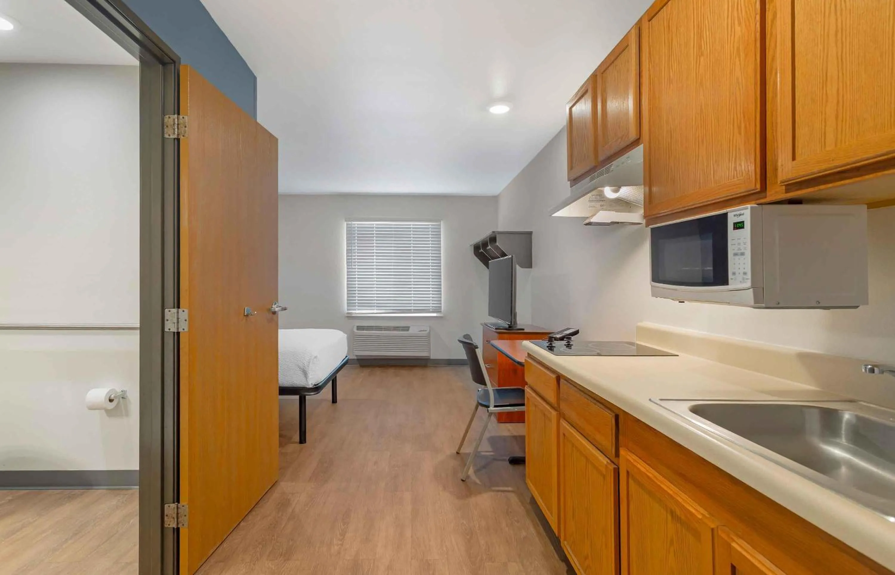 Bedroom in Extended Stay America Select Suites - Fort Myers - Northeast