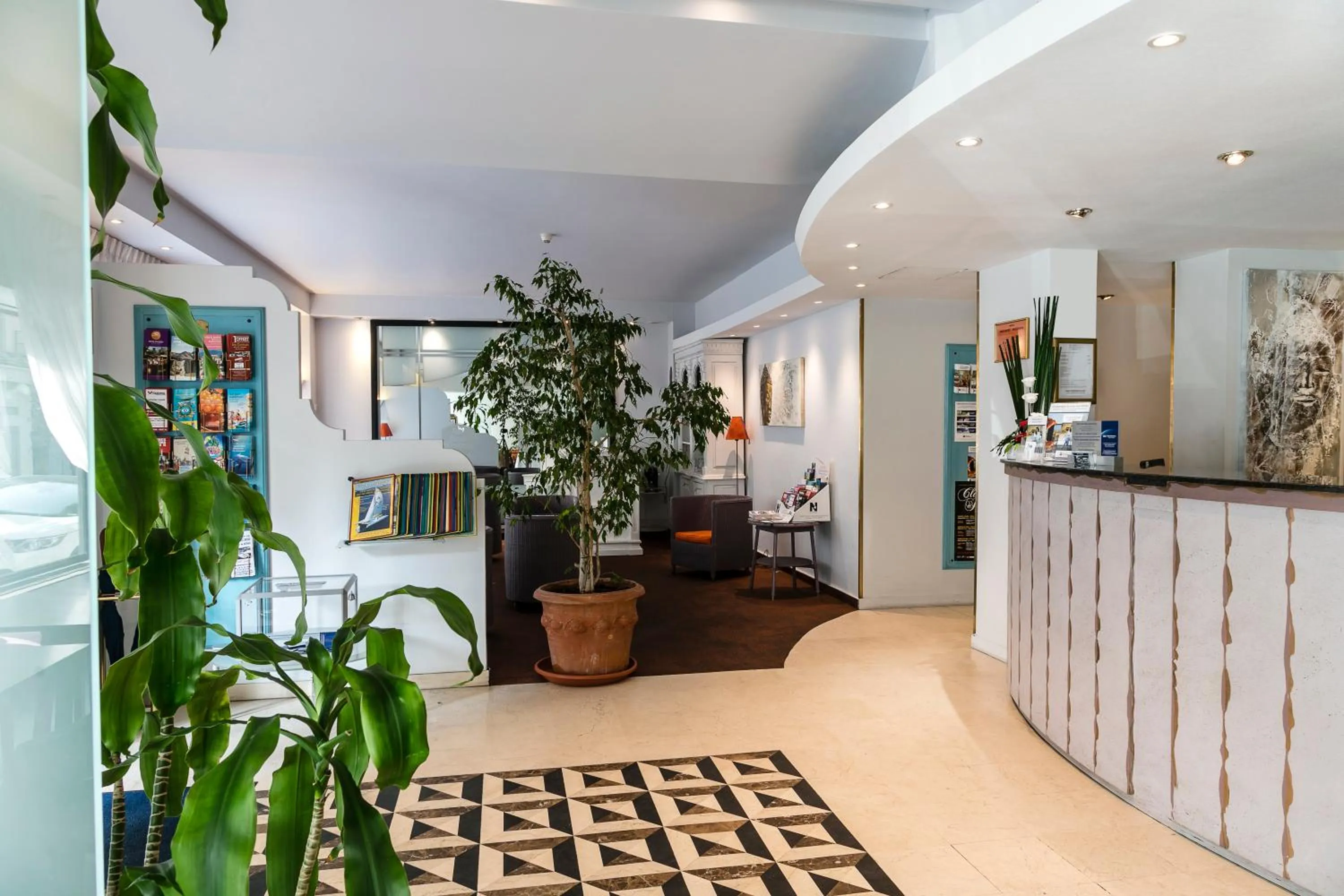 Lobby or reception in Best Western Astoria