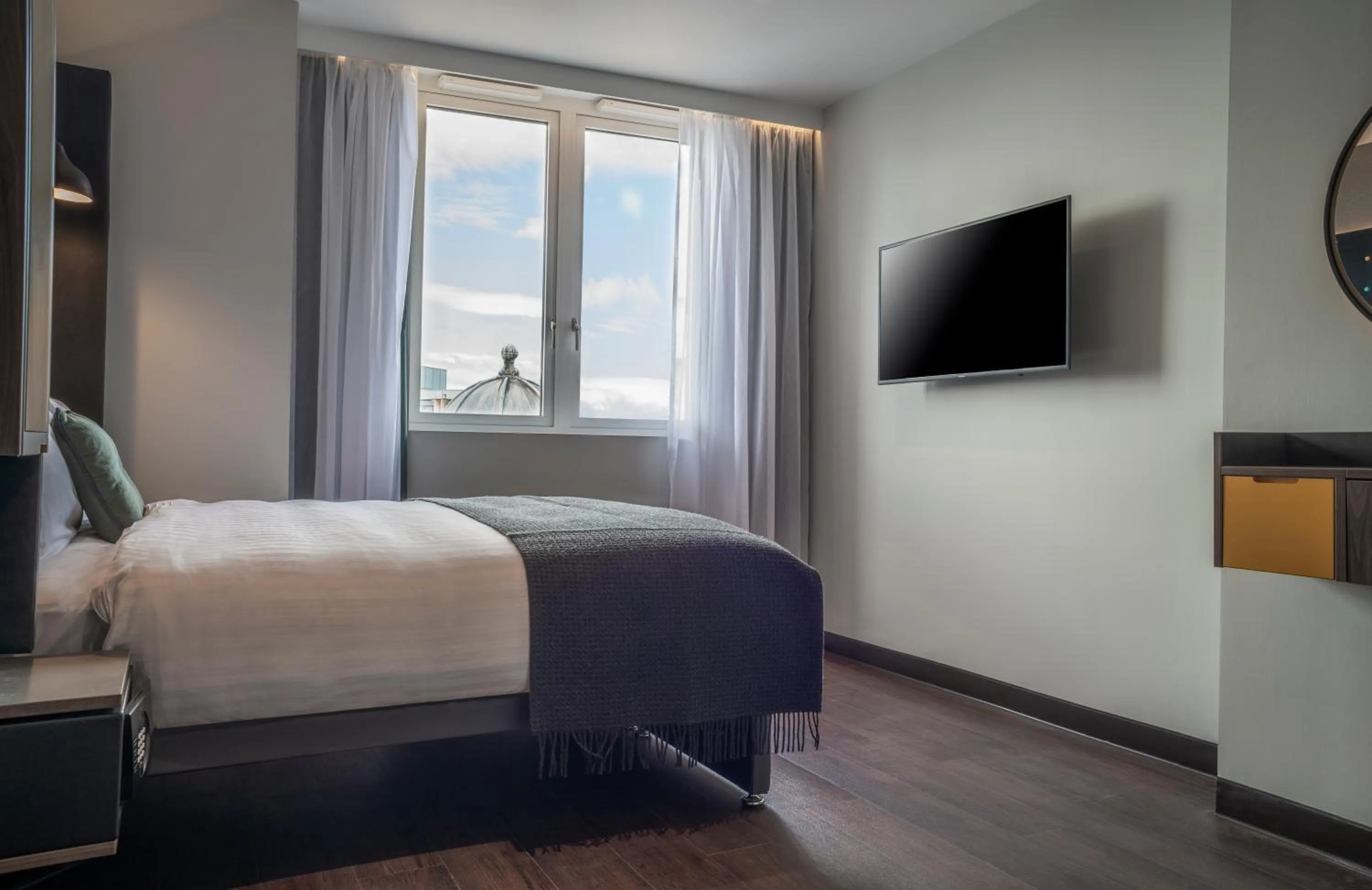 Bedroom, Bed in Point A Hotel Edinburgh Haymarket