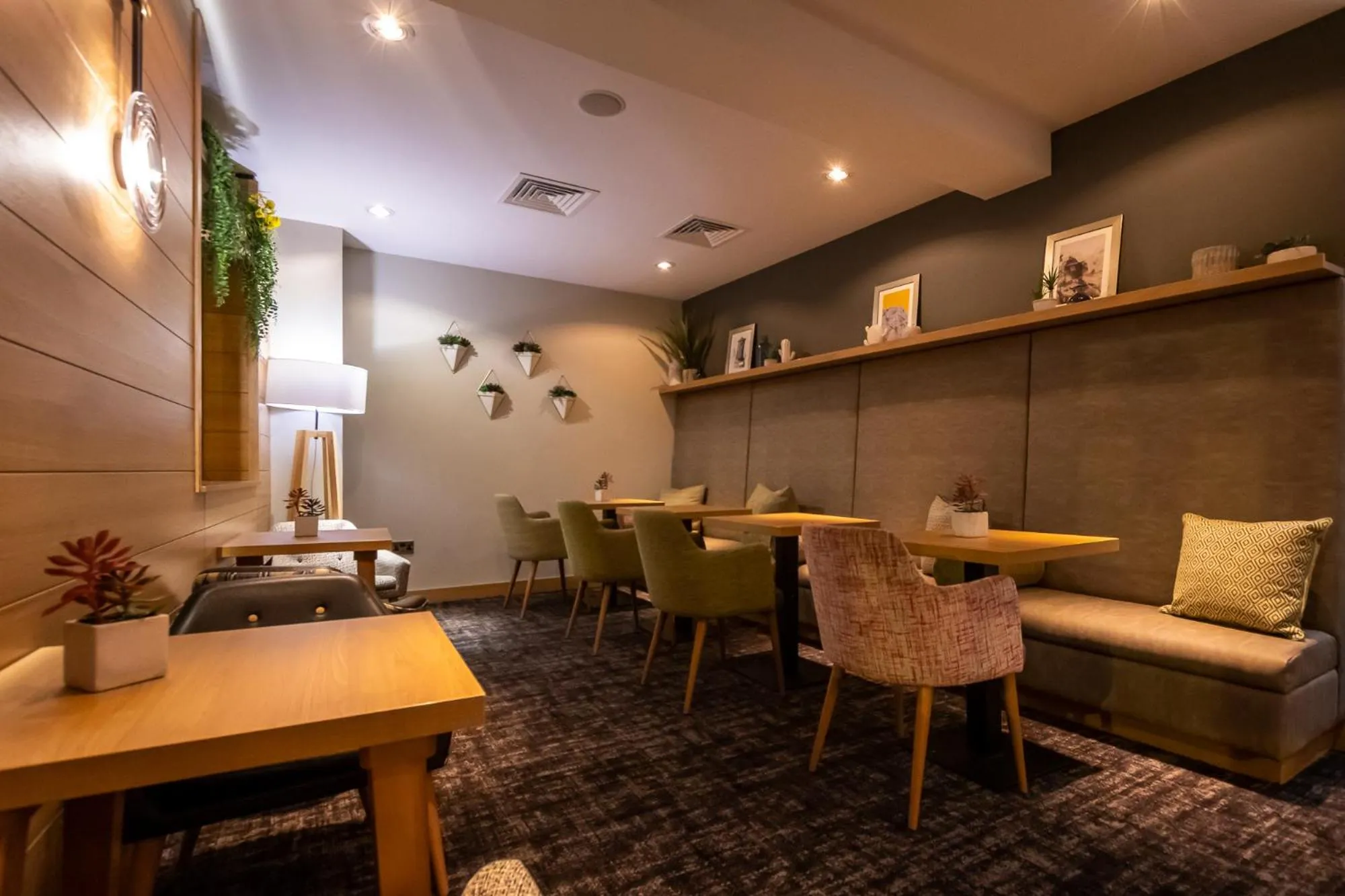 Lounge or bar in Point A Hotel Edinburgh Haymarket