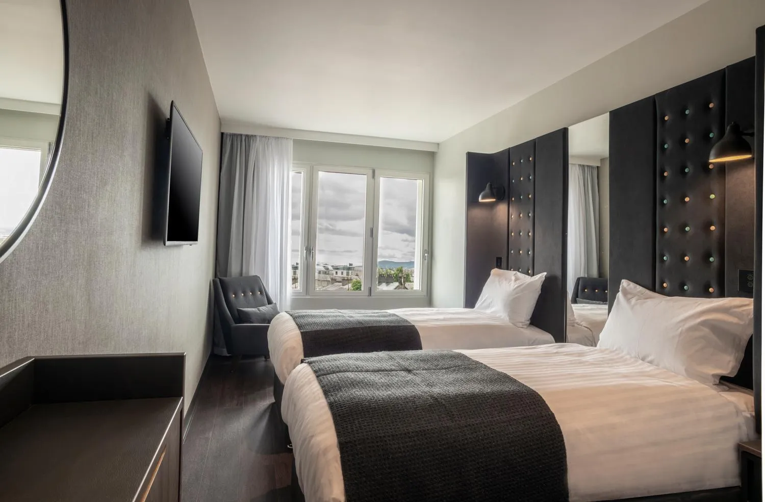 TV and multimedia, Bed in Point A Hotel Edinburgh Haymarket