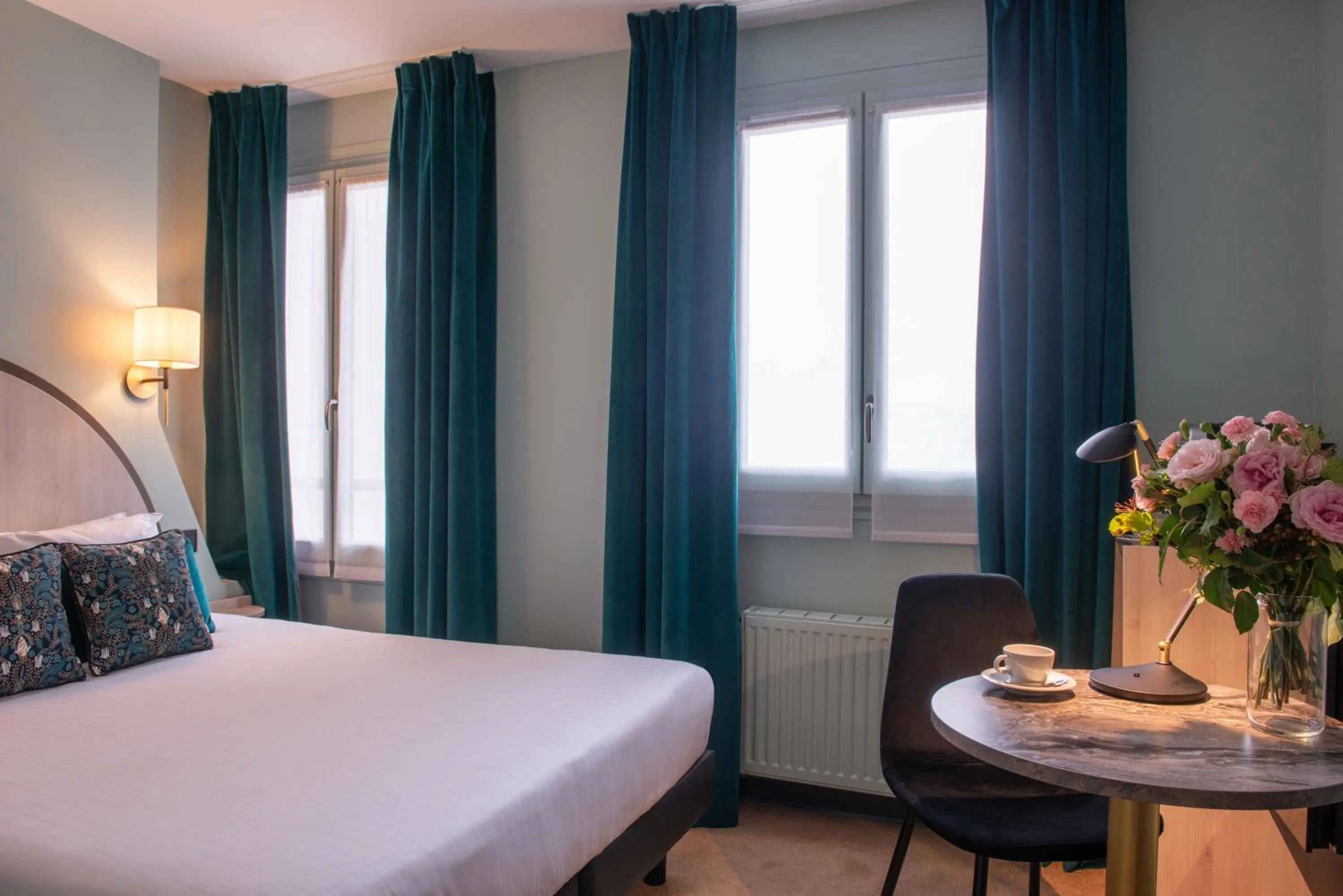 Bedroom, Bed in Hotel France Albion