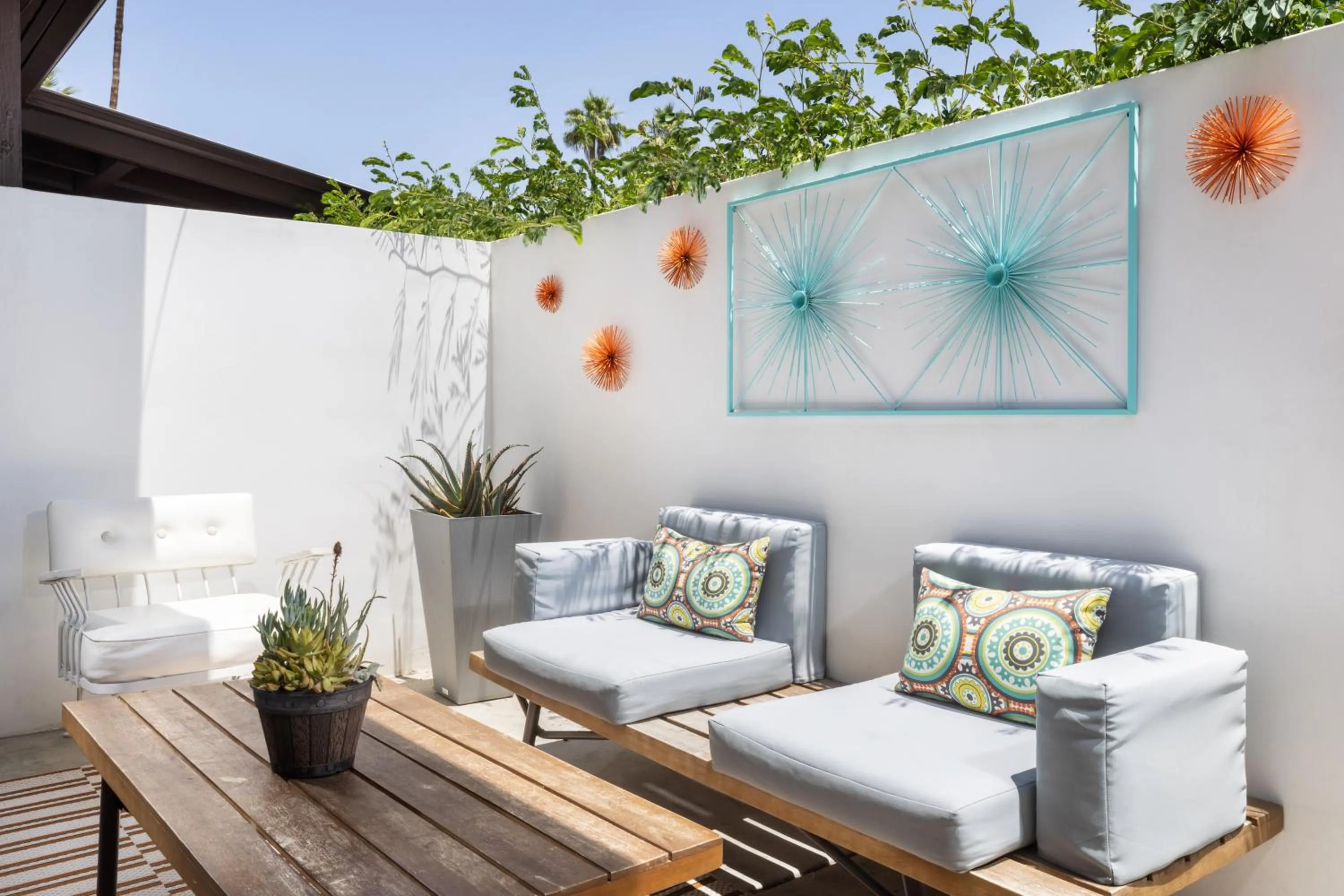 Patio in Del Marcos Hotel