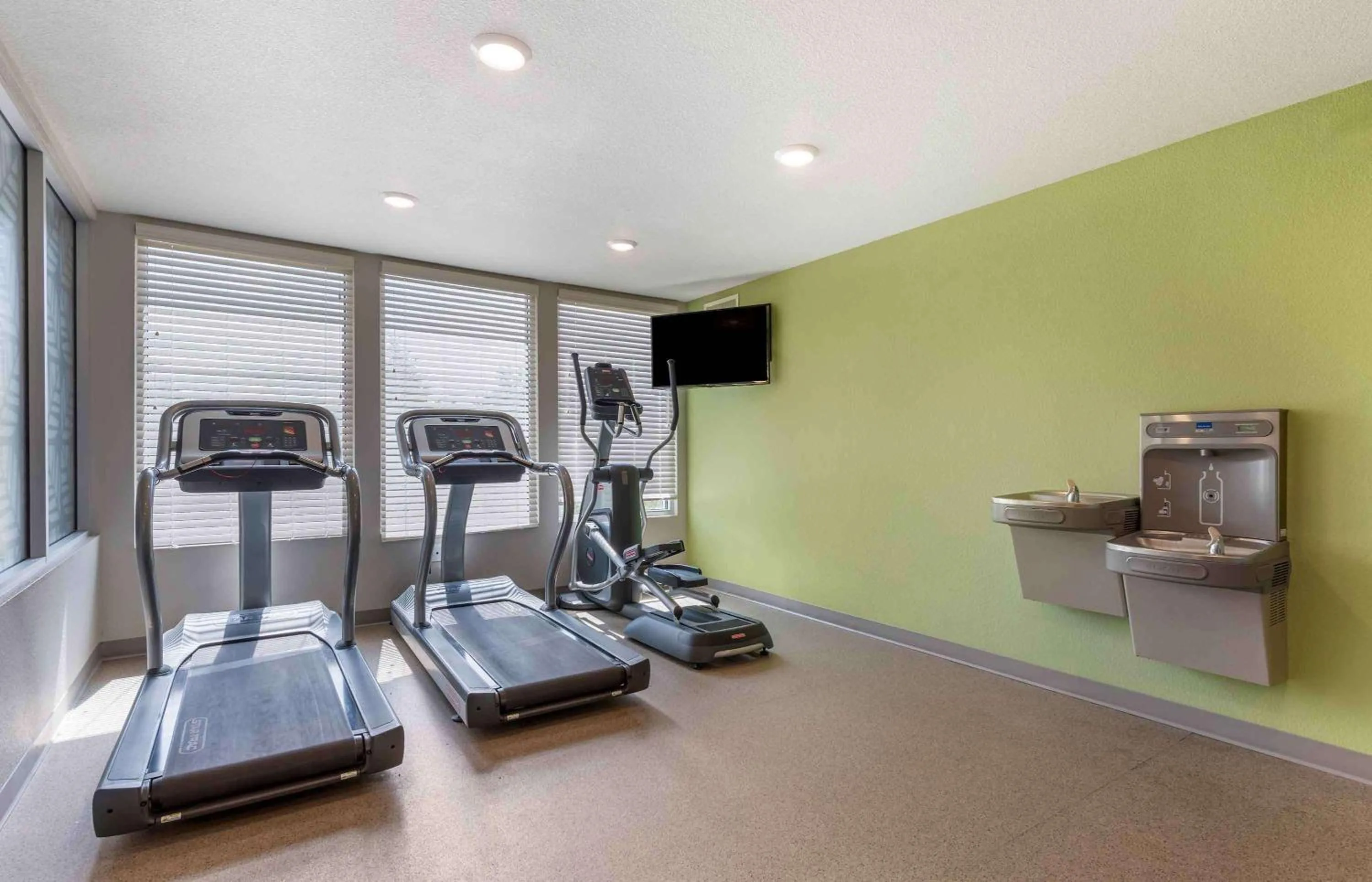 Fitness centre/facilities in Extended Stay America Suites - St Paul - Woodbury