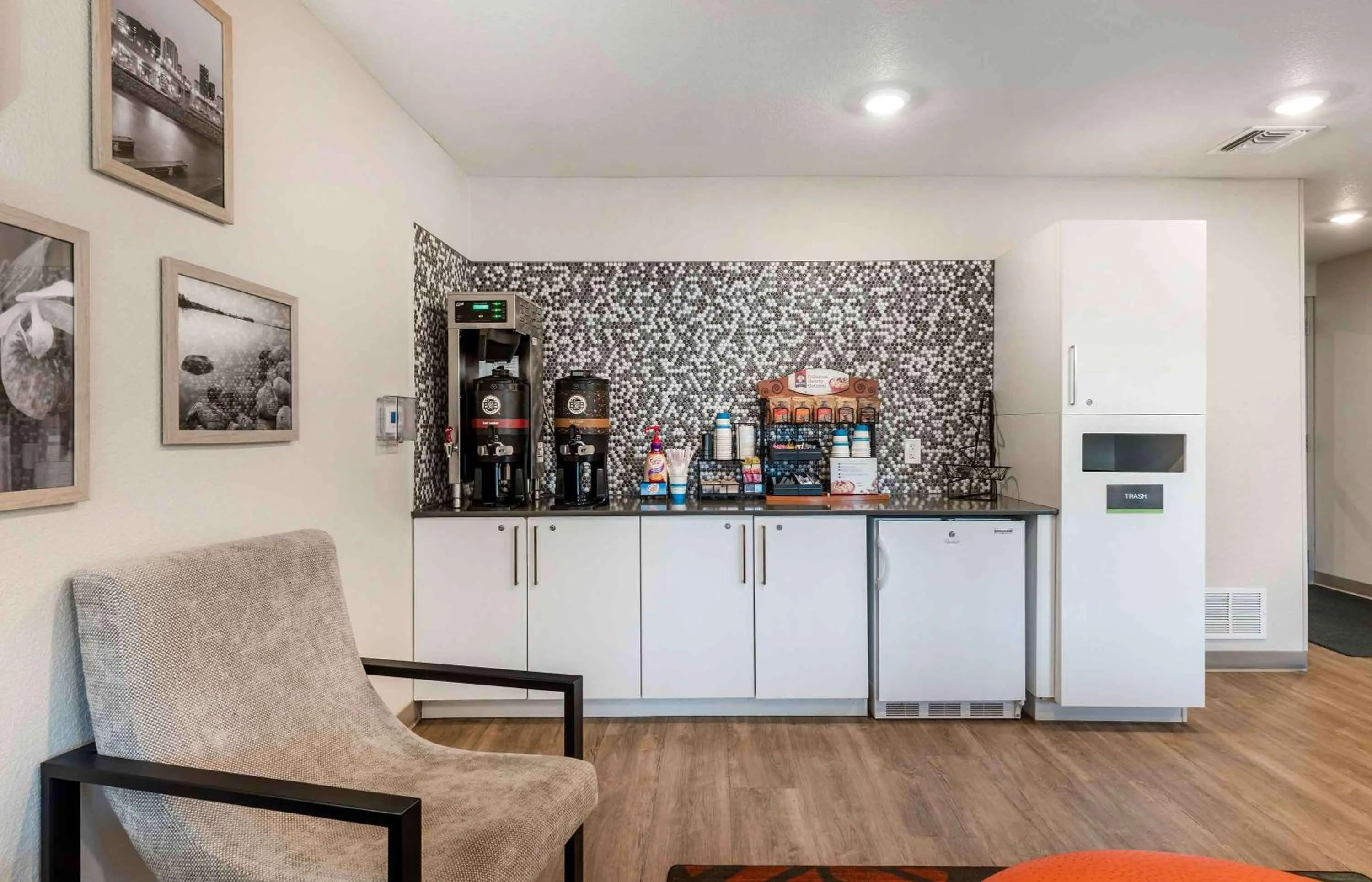 Breakfast in Extended Stay America Suites - St Paul - Woodbury