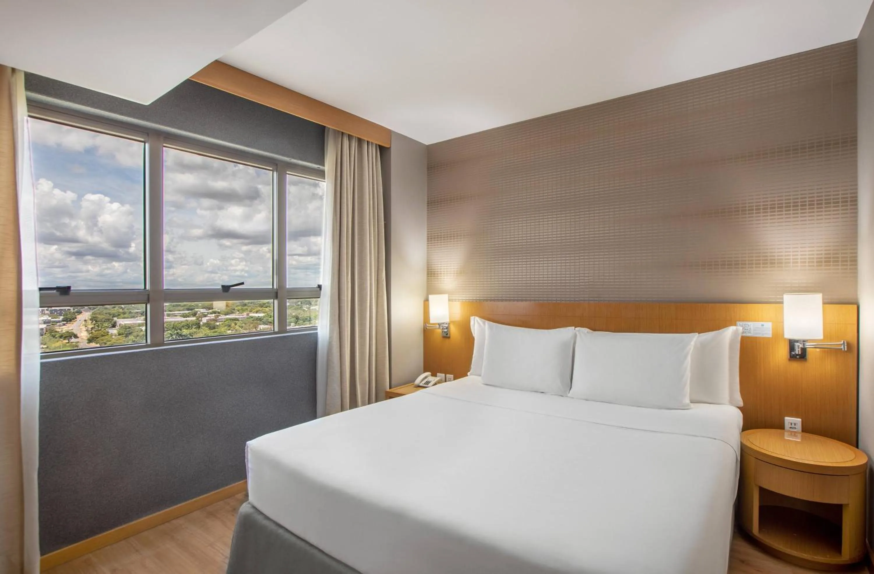 Property building, Bed in Hotel Brasil 21 Suites Affiliated by Meliá