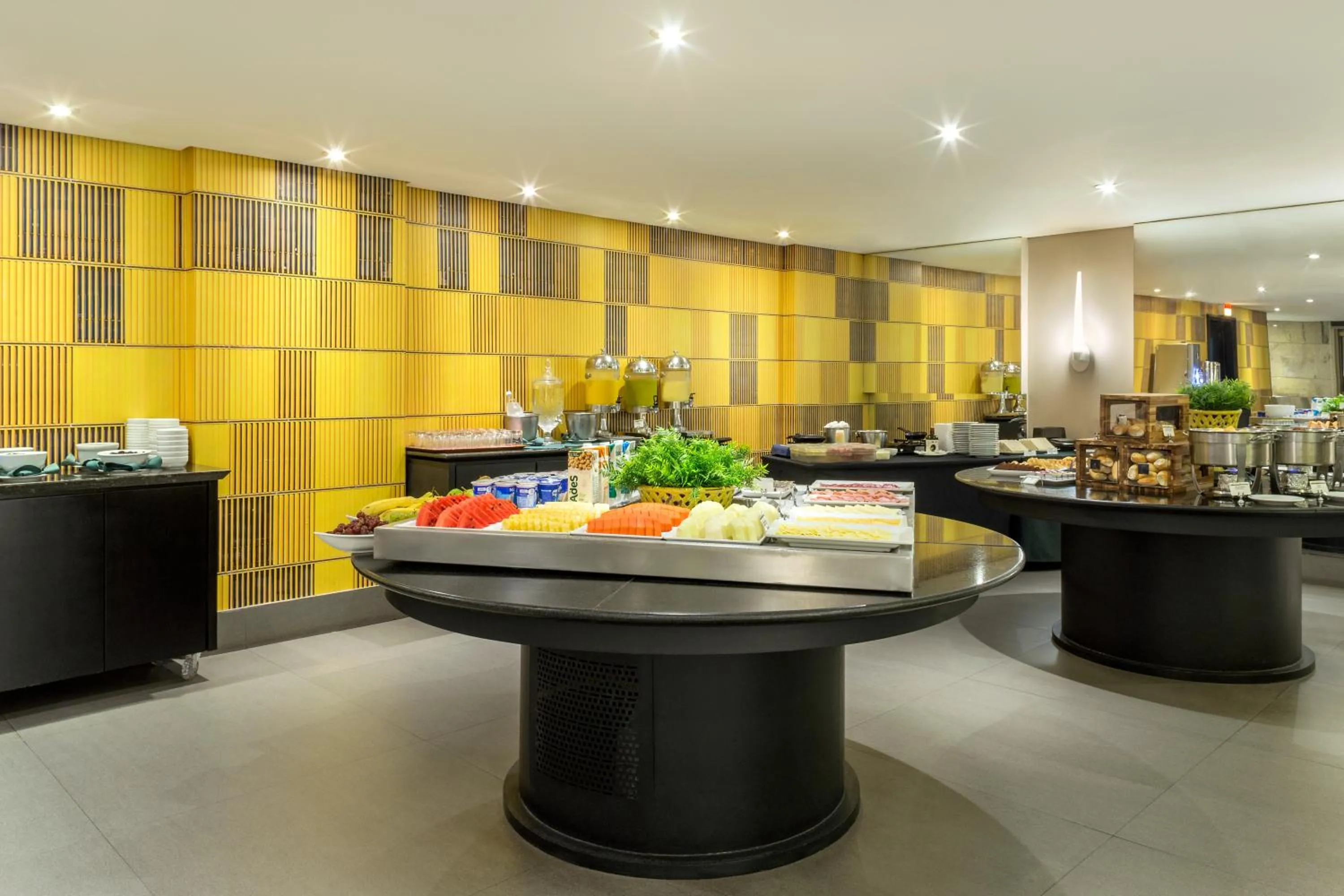 Restaurant/places to eat in Brasil 21 Suites Affiliated by Meliá