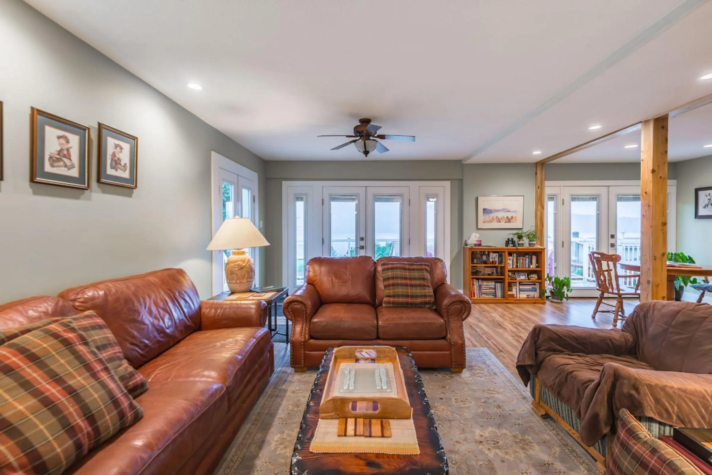 Communal lounge/ TV room in Outdoor Lovers